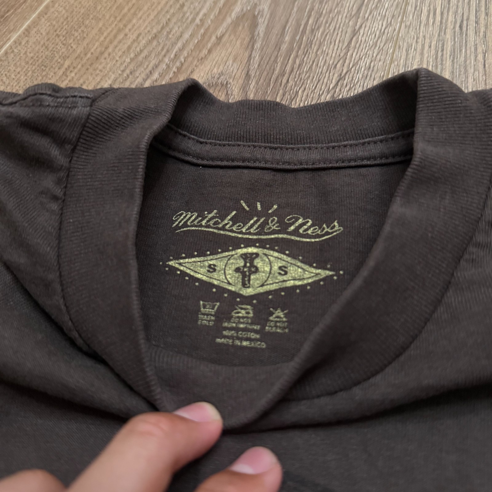 Travis Scott x Michigan Mitchell & Ness Shirt Size S NEW
