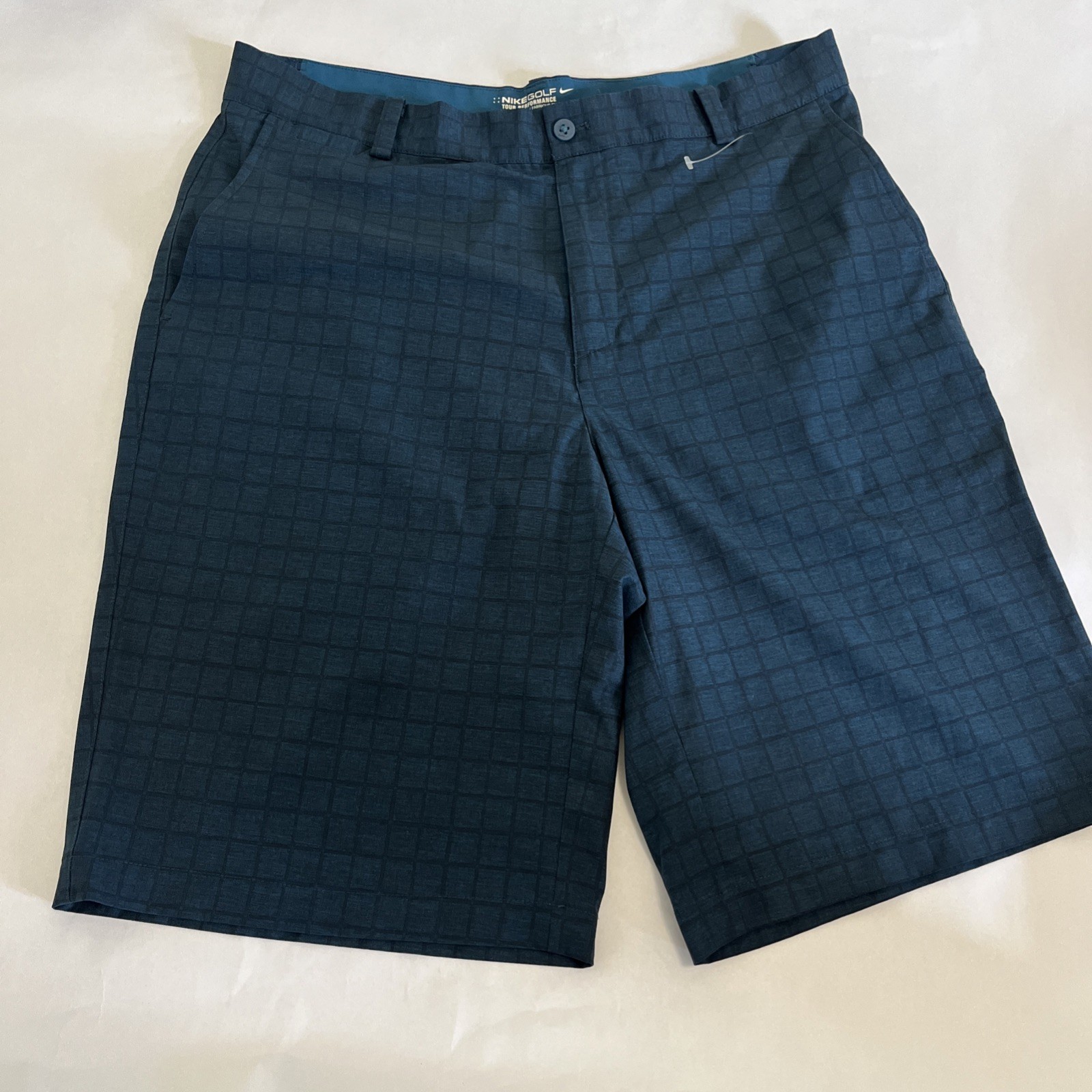 NIKE Men’s Golf Shorts Emerald/Black Striped Dri-FIT Stretch Fabric Size 34