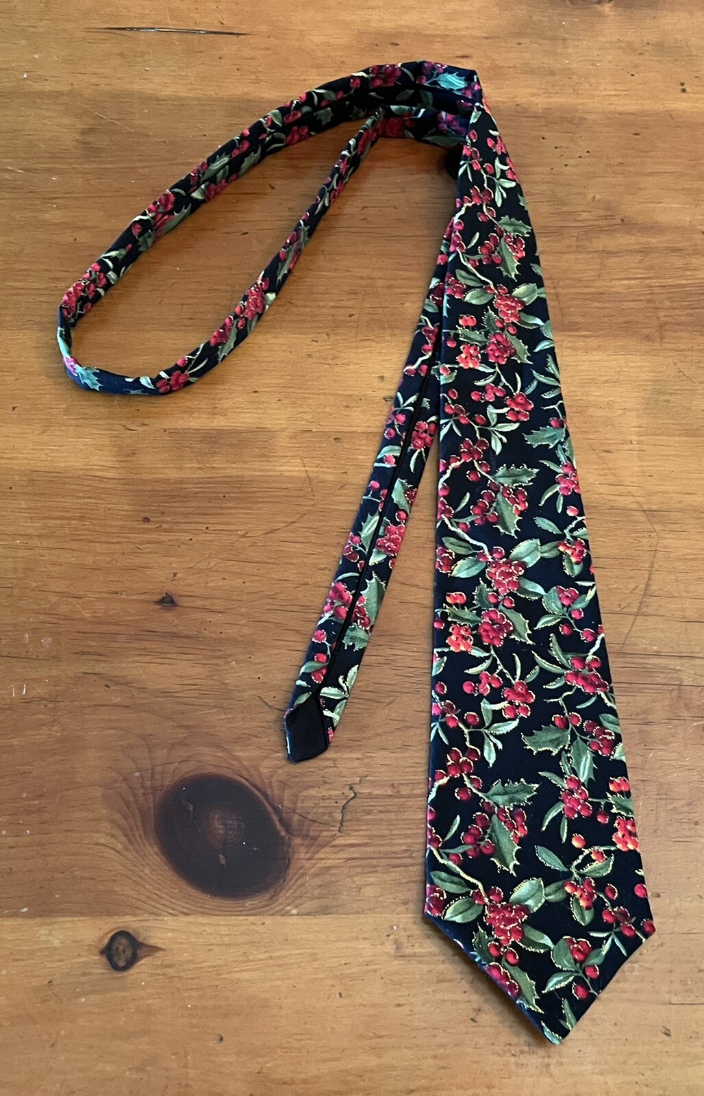Christmas Neck Tie Artisan Handcrafted USA Cotton 58”x 3.5” Holly Berry Winter