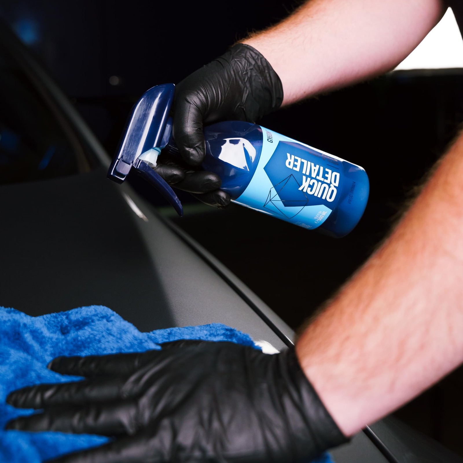 Gyeon Quick Detailer Spray For Car Paint Glass Trim Chrome Enhances Gloss Adds