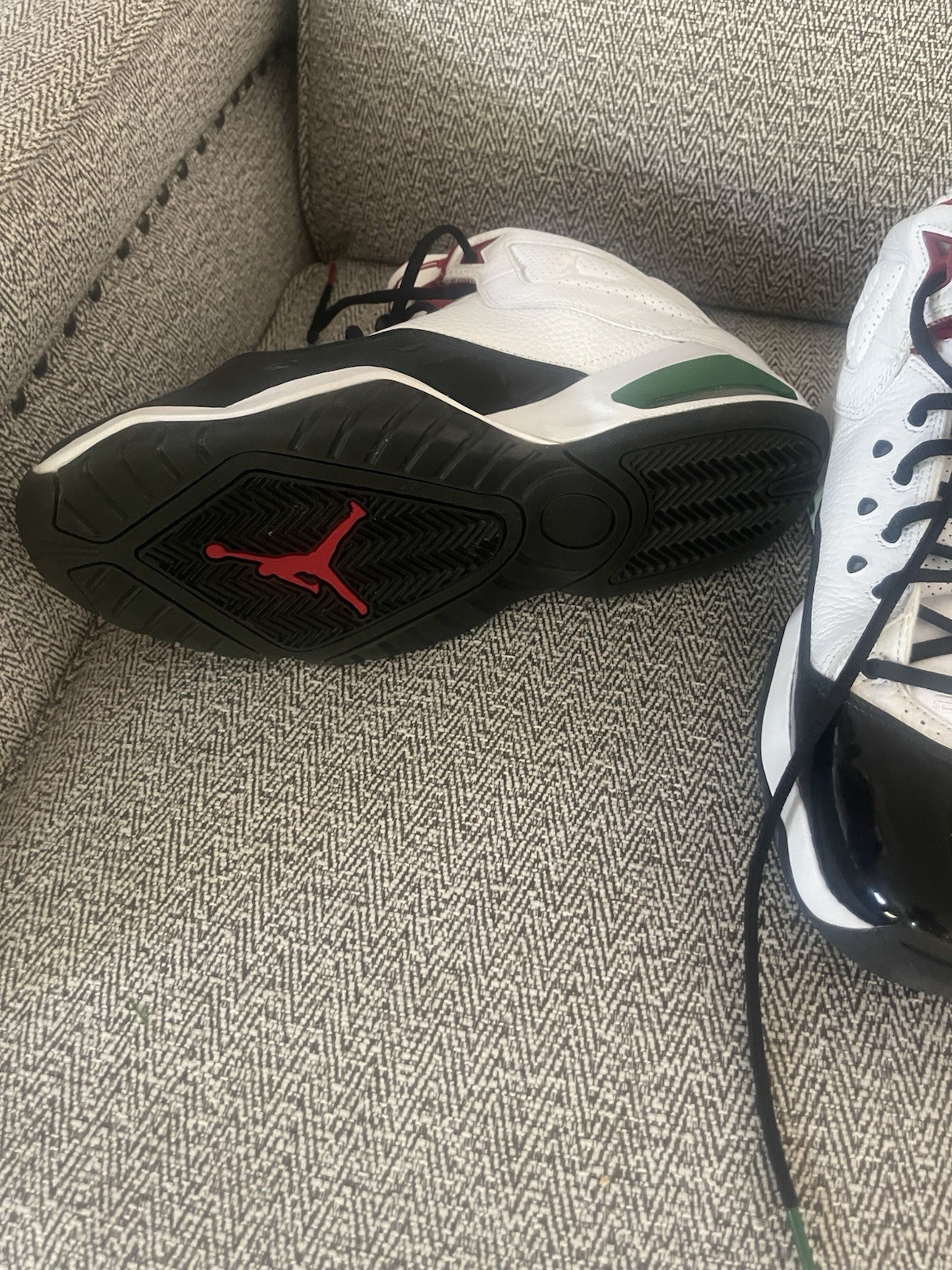 Jordan Men’s Mid Top Athletic Sneakers Lace-Up Colorblock White/Black/Red