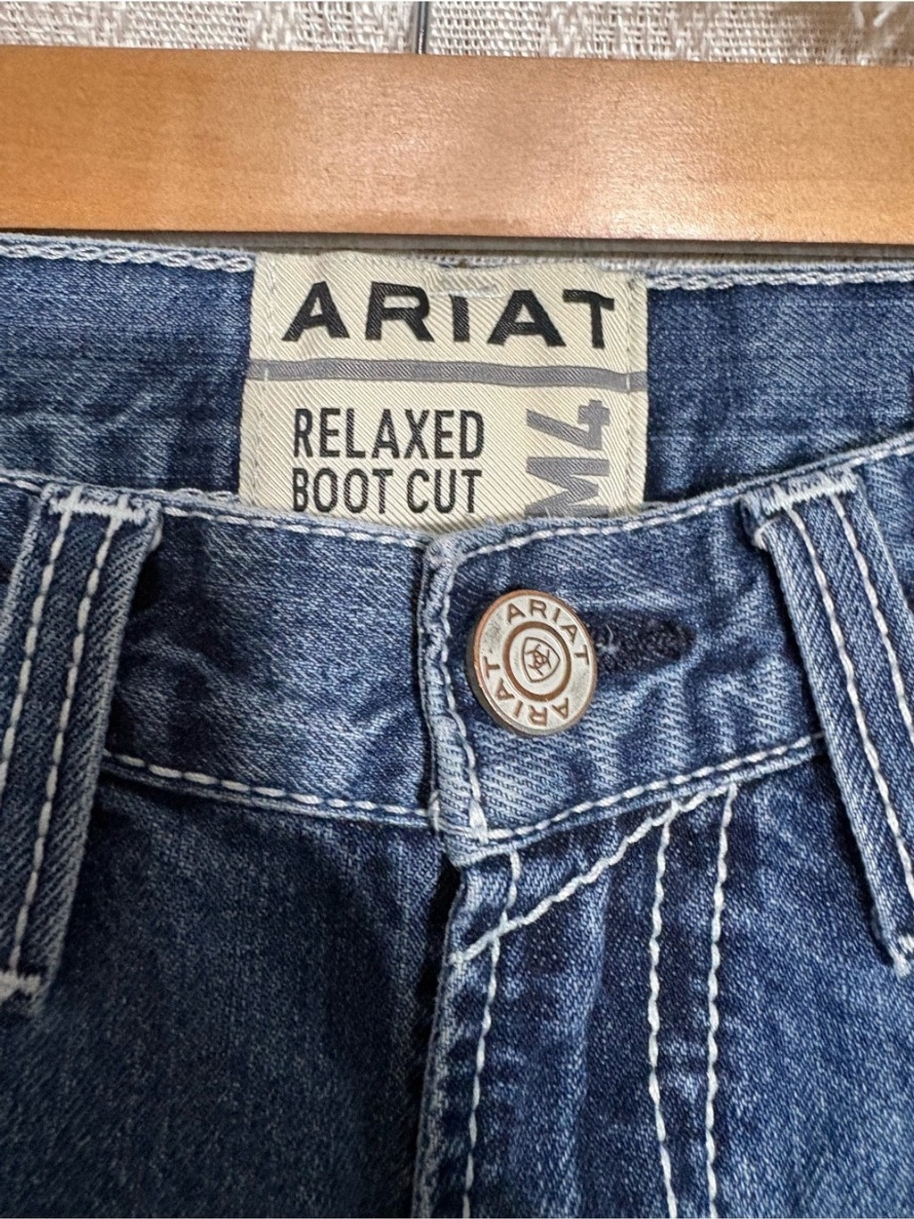 Ariat Men’s Straight Jeans in Distressed Blue Wash