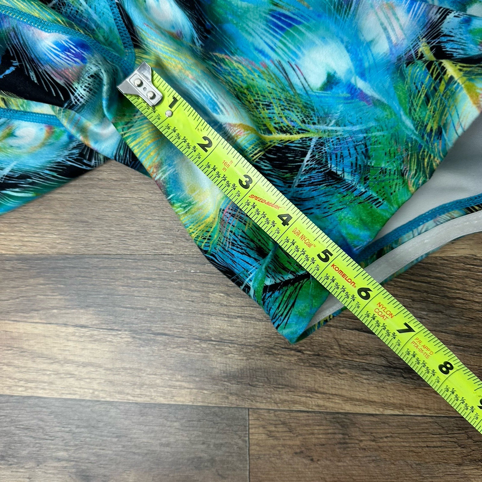 Constantly Varied Gear CVG Peacock Workout Shorts Women’s Size Large