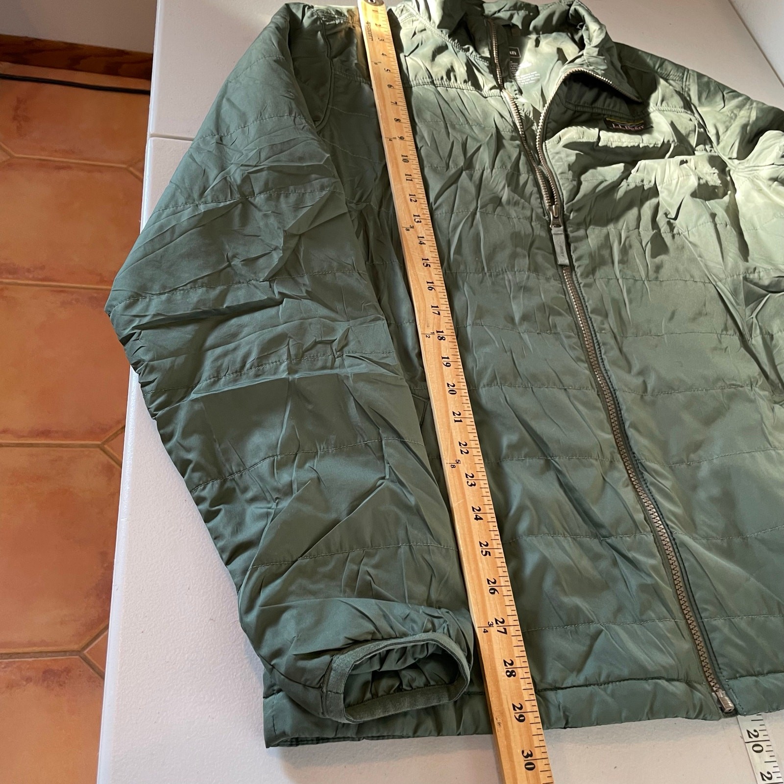 L.L.Bean Army Green Men’s Mountain Classic Puffer Jacket Lightweight Large Tall