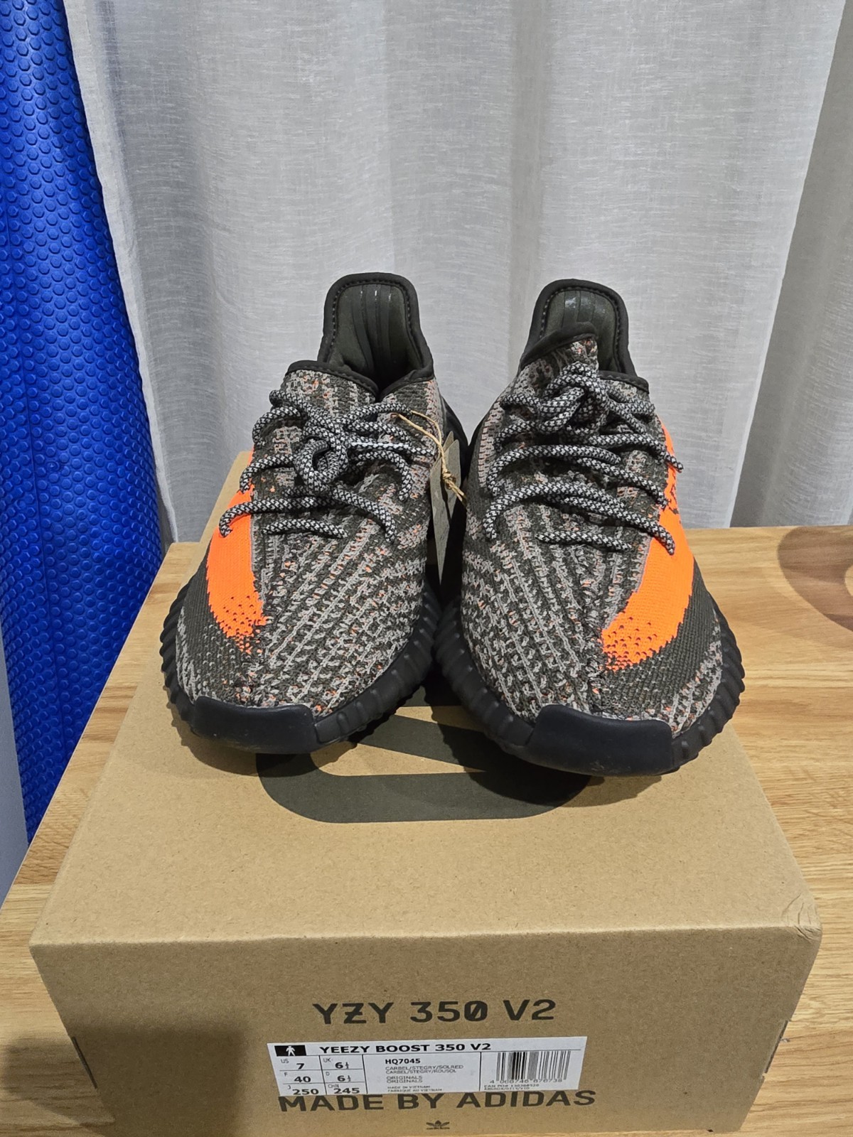 Yeezy Boost 350 V2 Low Carbon Beluga M7 W8