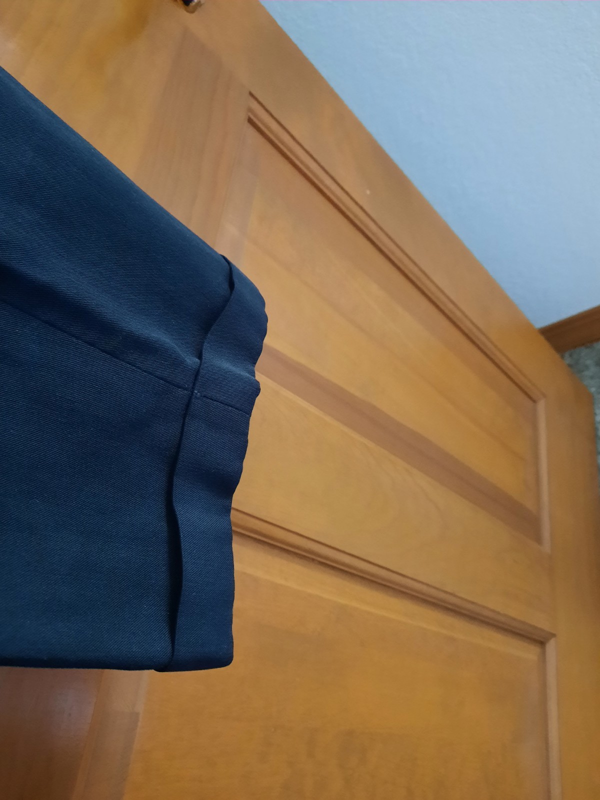 Mens Savane black dress pants 42×32 in very good condition. Soft and comfortable