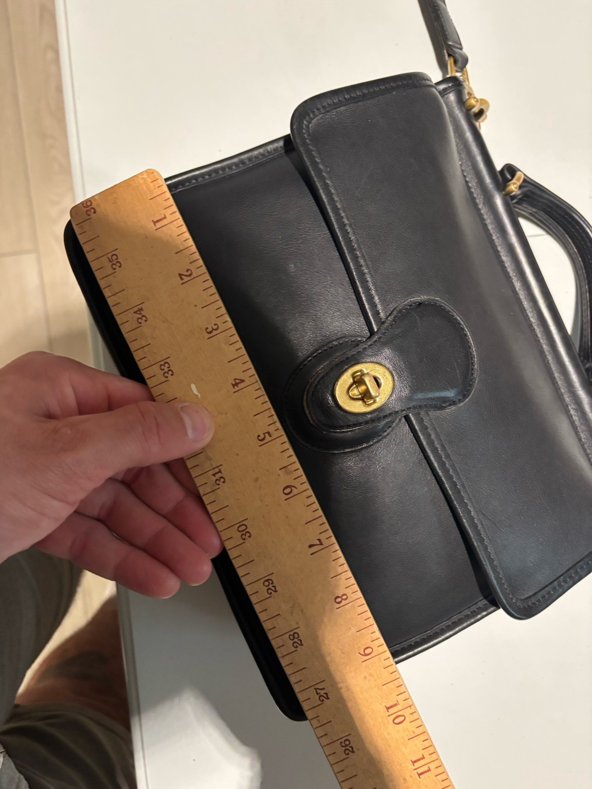 Vintage Coach Willis 9927 Black Leather Crossbody Bag Purse