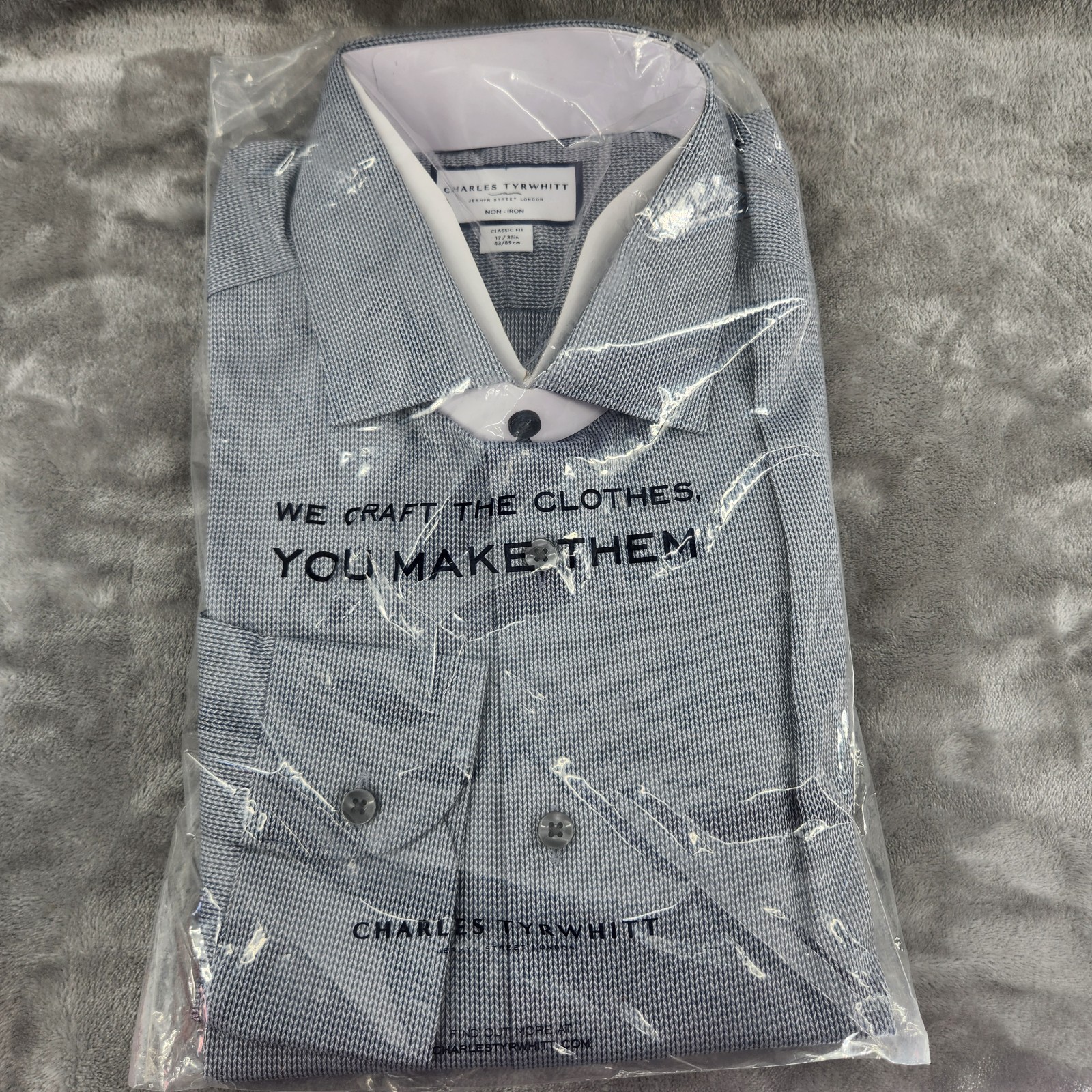 Charles Tyrwhitt Men’s 17/35 in Classic Fit Steel Blue Chevron Stretch Fit Shirt