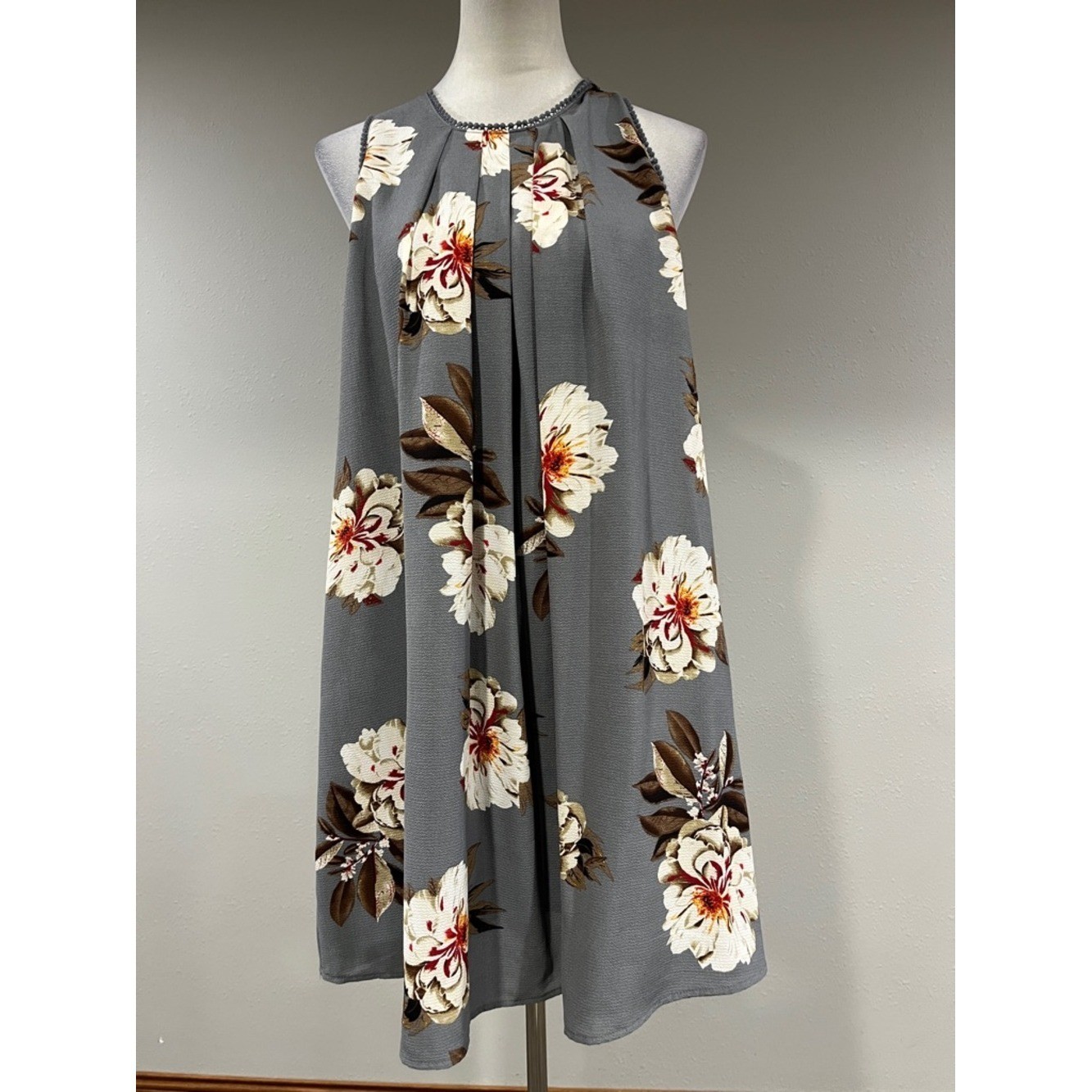 Umgee grey floral sleeveless a-line mini dress size medium