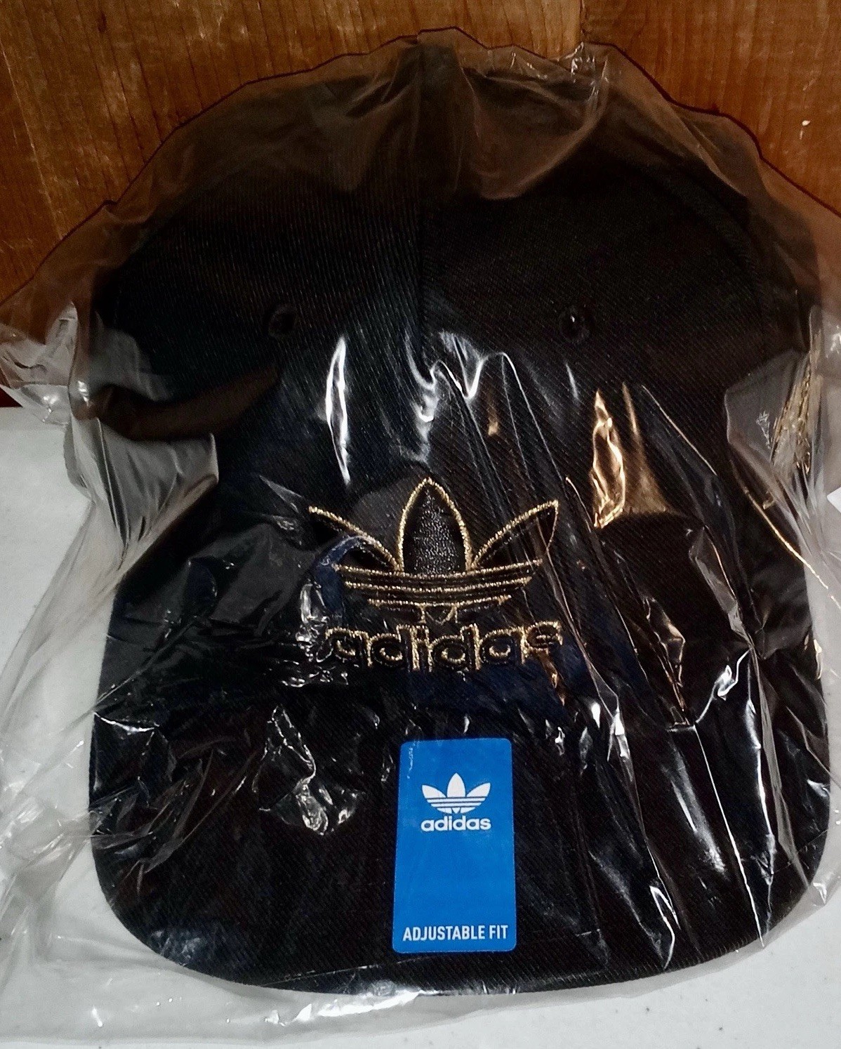 ADIDAS Modern 2.0 Men’s Structured Cap Hat Black/Gold Metallic OSFA JJ7409 NEW