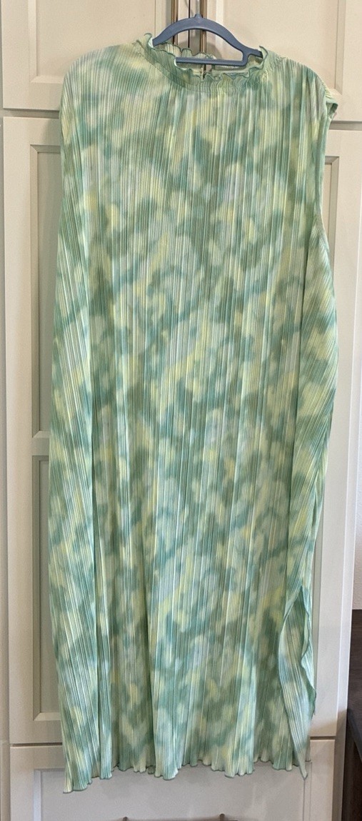 NWT Women’s Sleeveless Watercolor Midi Dress Future Collective Plus Size 4X