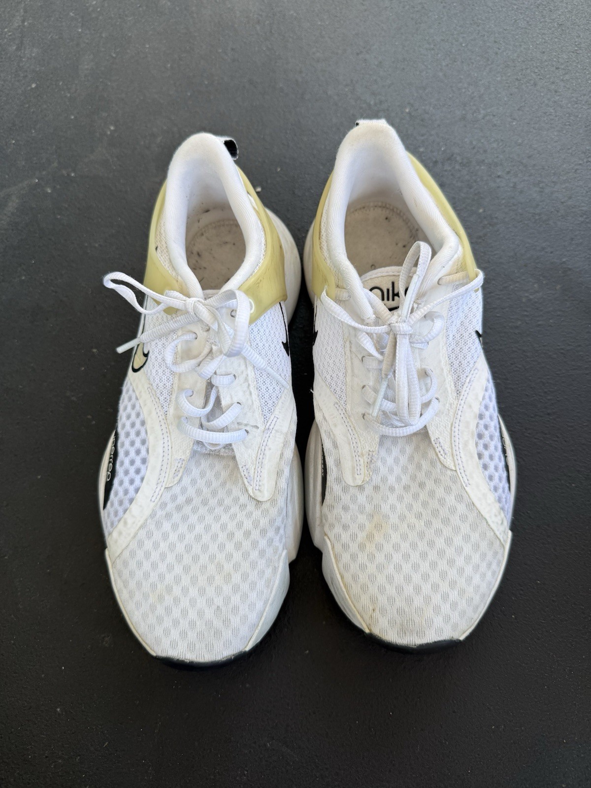 Nike Superrp White Sneakers 8.5 Women’s Athletic Shoes