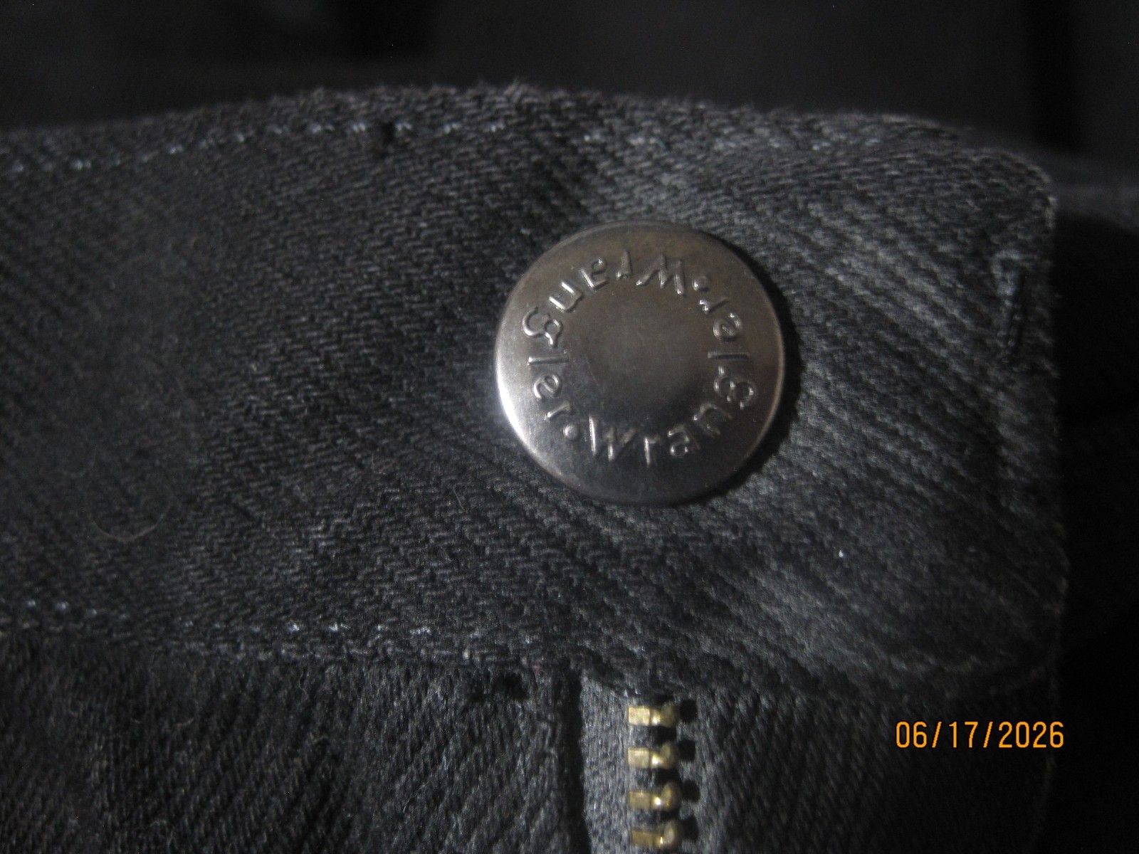 Brand New Wrangler 5 Star Premium Relaxed Fit 42×32 Black Straight Leg Jeans