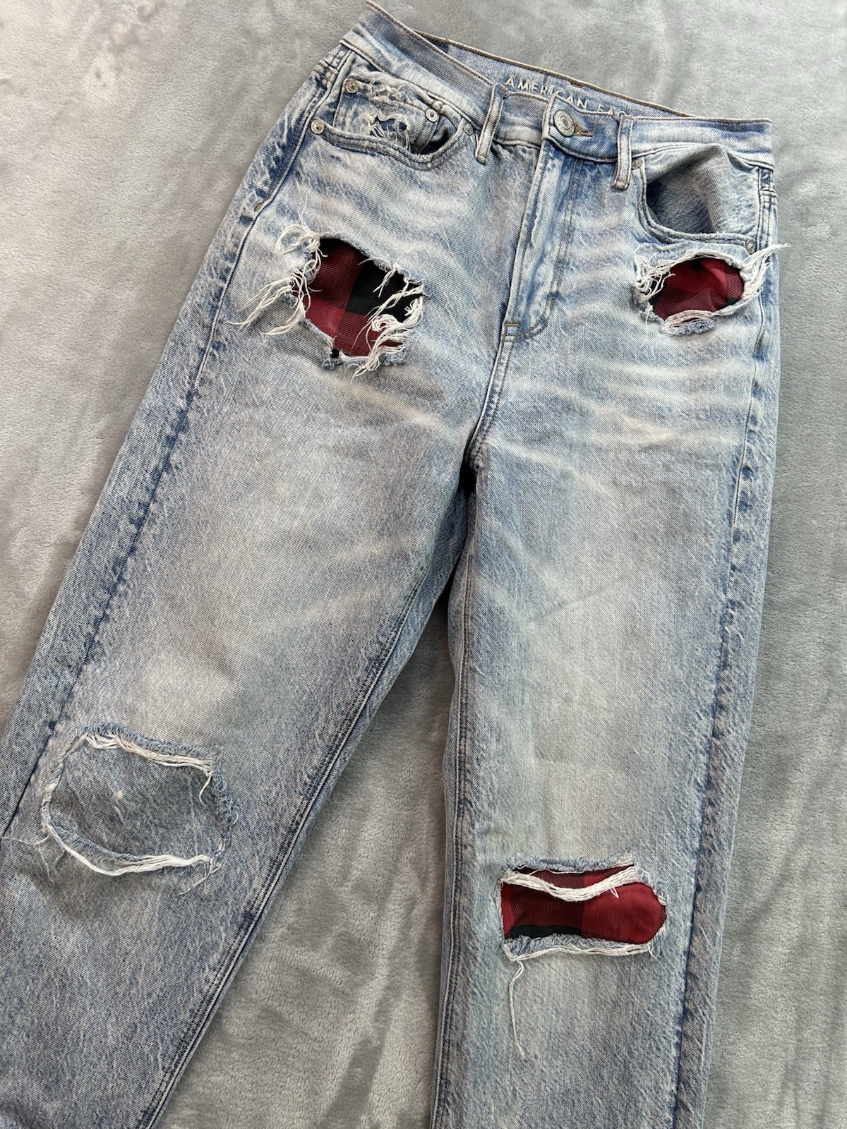 American Eagle Jeans Womens Sz 2 Reg Blue Highest Rise 90’s Boyfriend Distressed