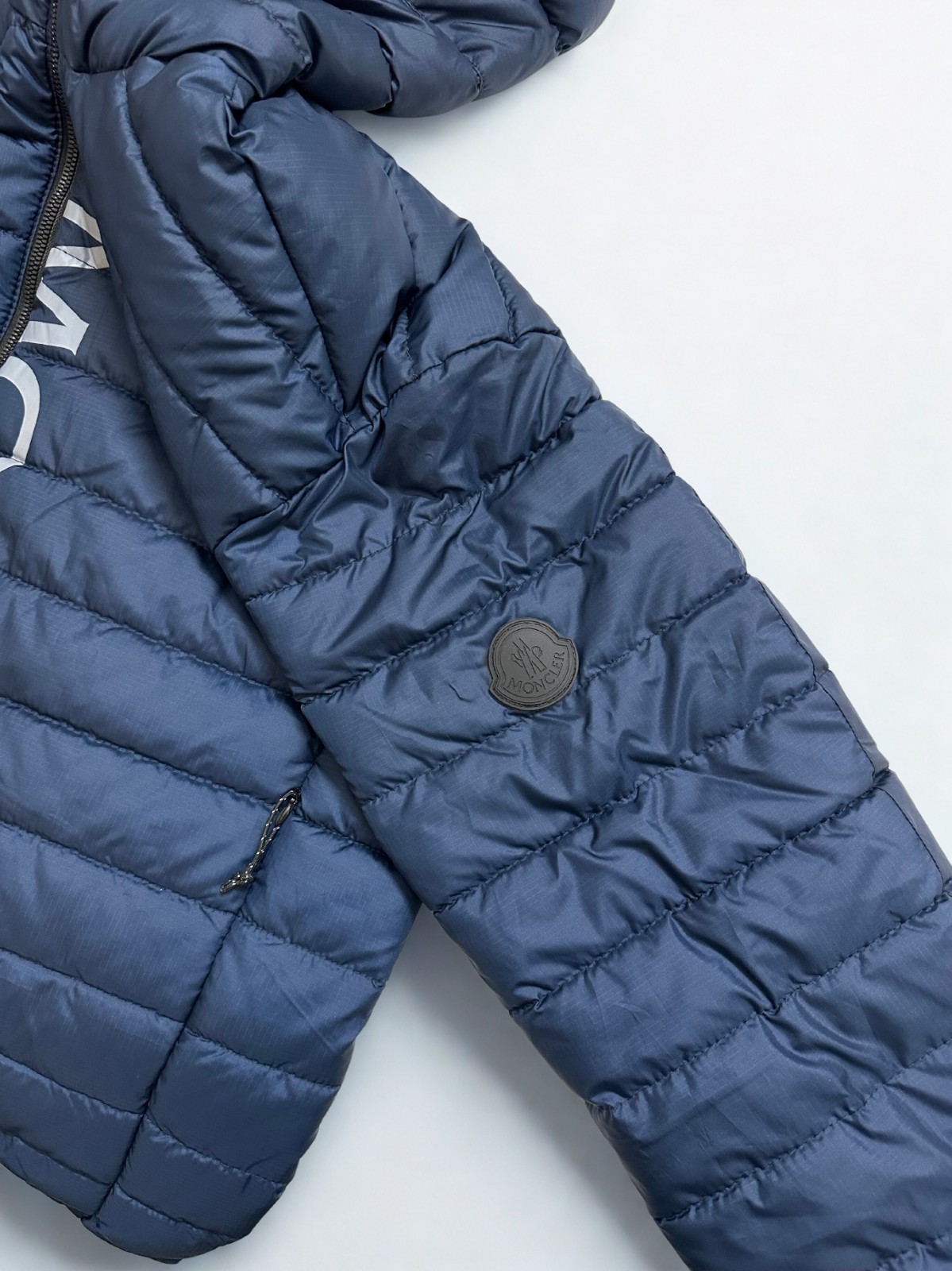 Moncler UME Reflective Blue Puffer Jacket Size 4 – New without tags