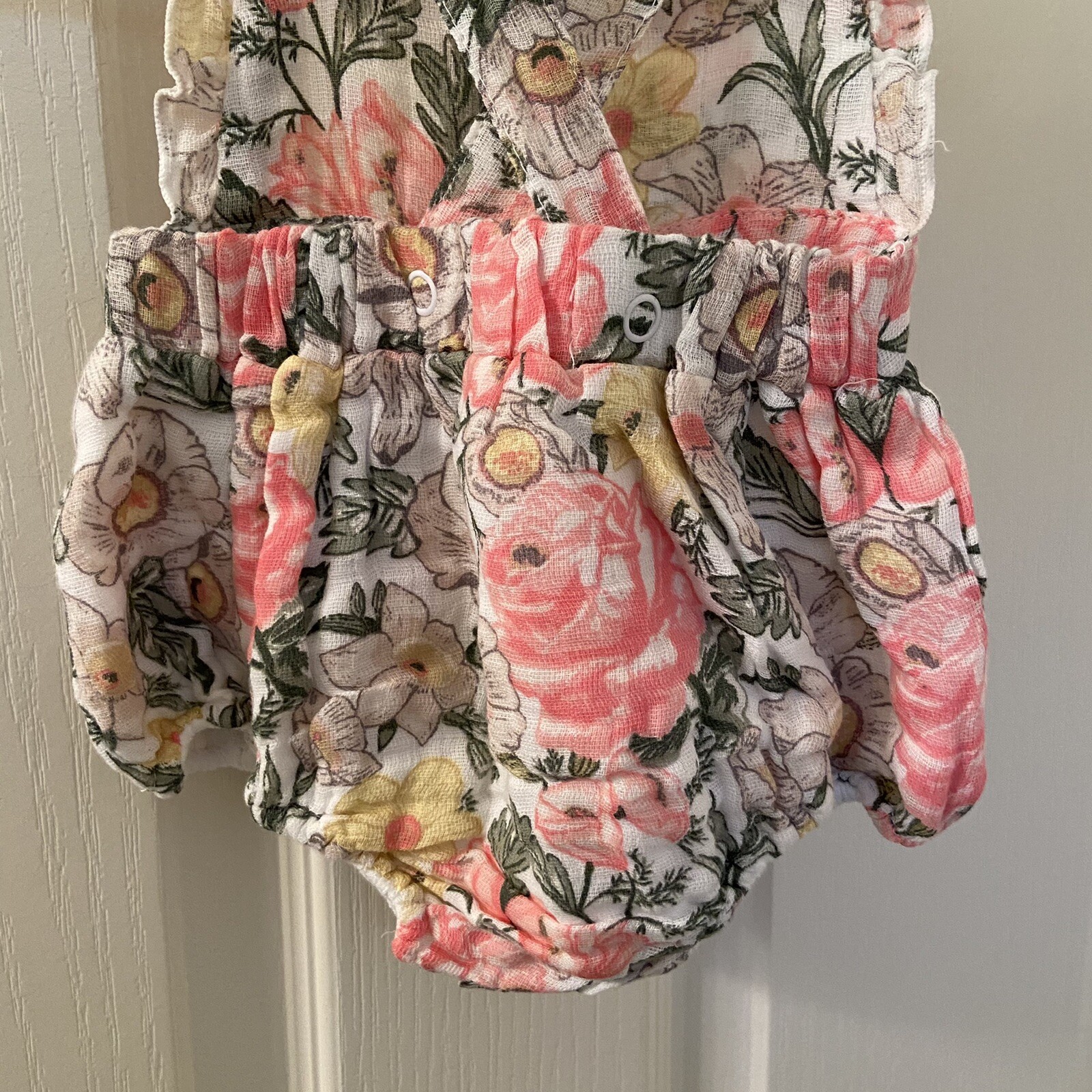 Angel Dear Sunsuit Bubble Romper Floral Ruffle Muslin Size 0-3 Months NWT