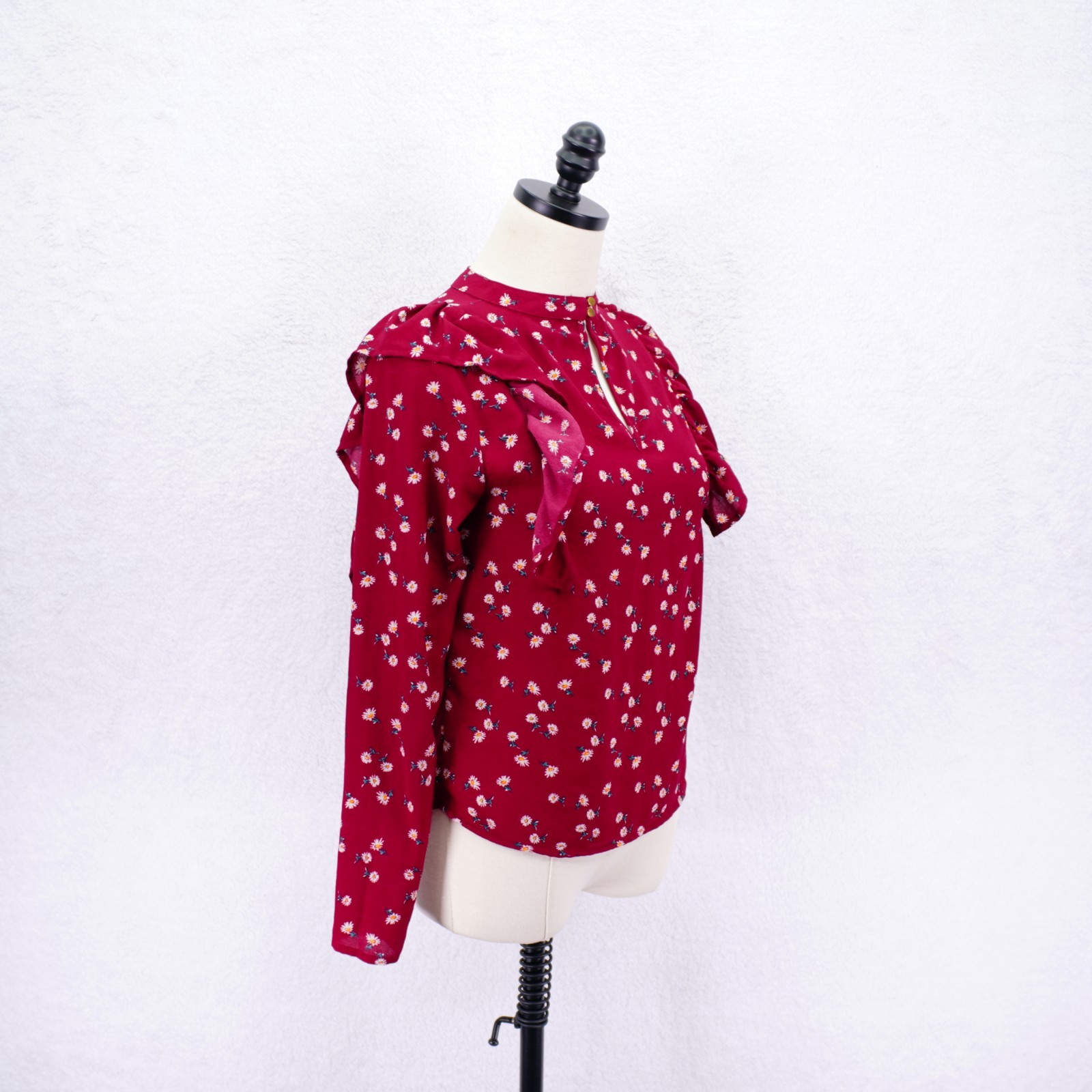 Forever 21 -Small- Red Floral Blouse Top Fluttered Top Button Keyhole Crew Neck