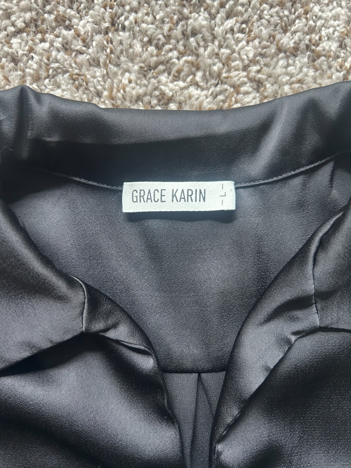 Grace Karin Black Satin Long-Sleeve Women’s Blouse V-Neck Collared Size Large