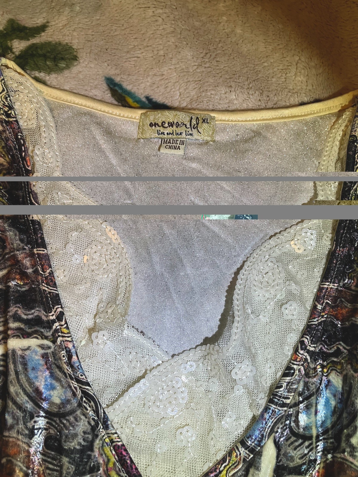 One World XL Multicolor Abstract V-Neck 3/4 Sleeve Lace Sequin Top