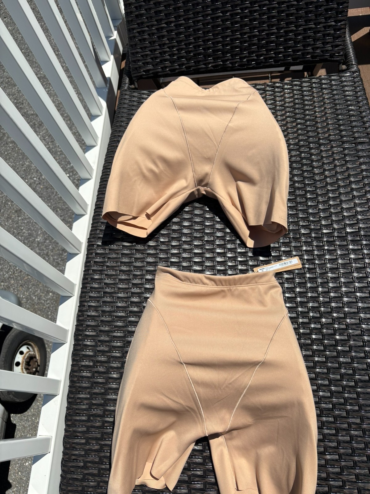 Skims Body Butt & Hip Enhancing Mid Thigh Short Size MED Clay NWT