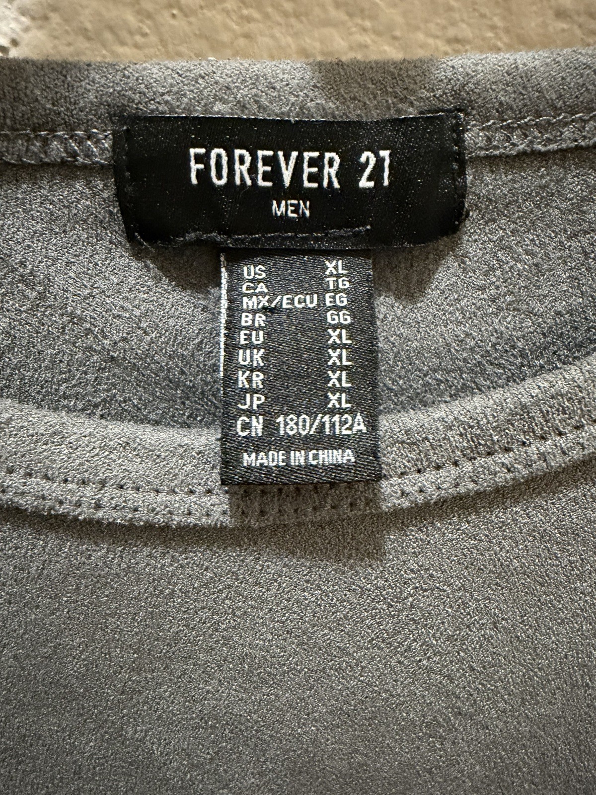 Forever 21 Men’s Gray Velour soft T-Shirt Short Sleeve Size XL