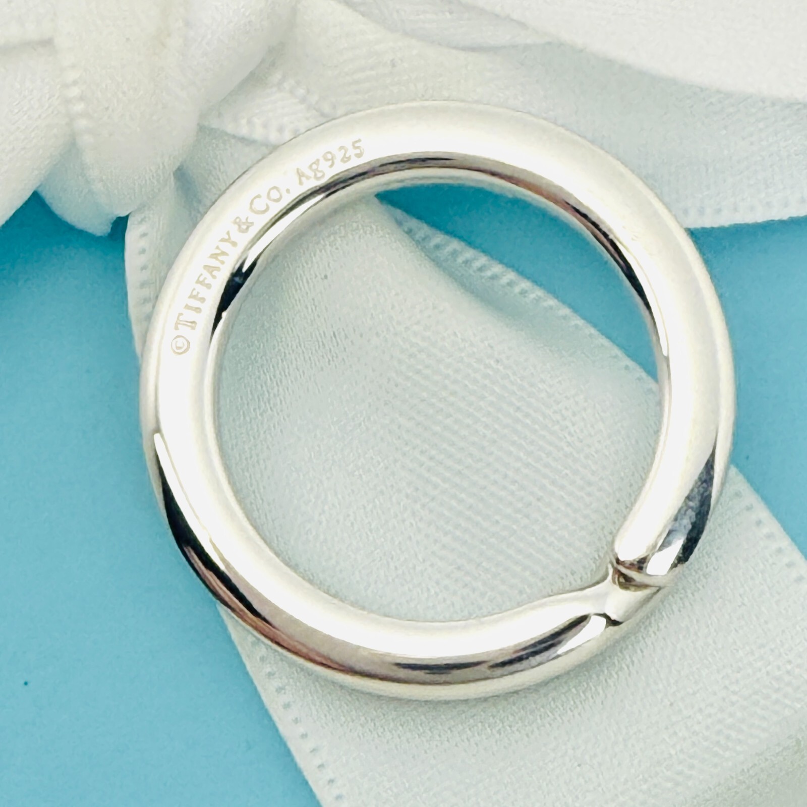 Tiffany & Co Heavy Thick Key Ring in Sterling Silver Keyring