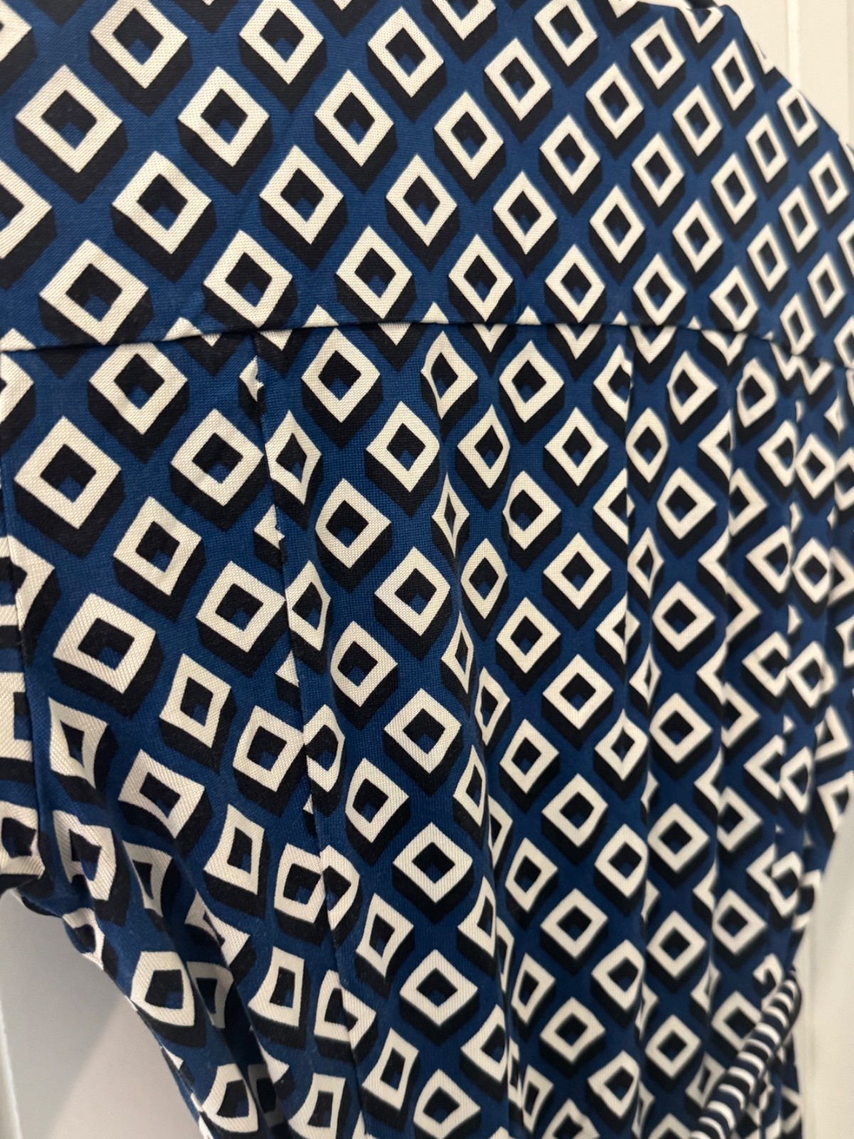 Diane von furstenberg wrap dress, size 2, 100% silk