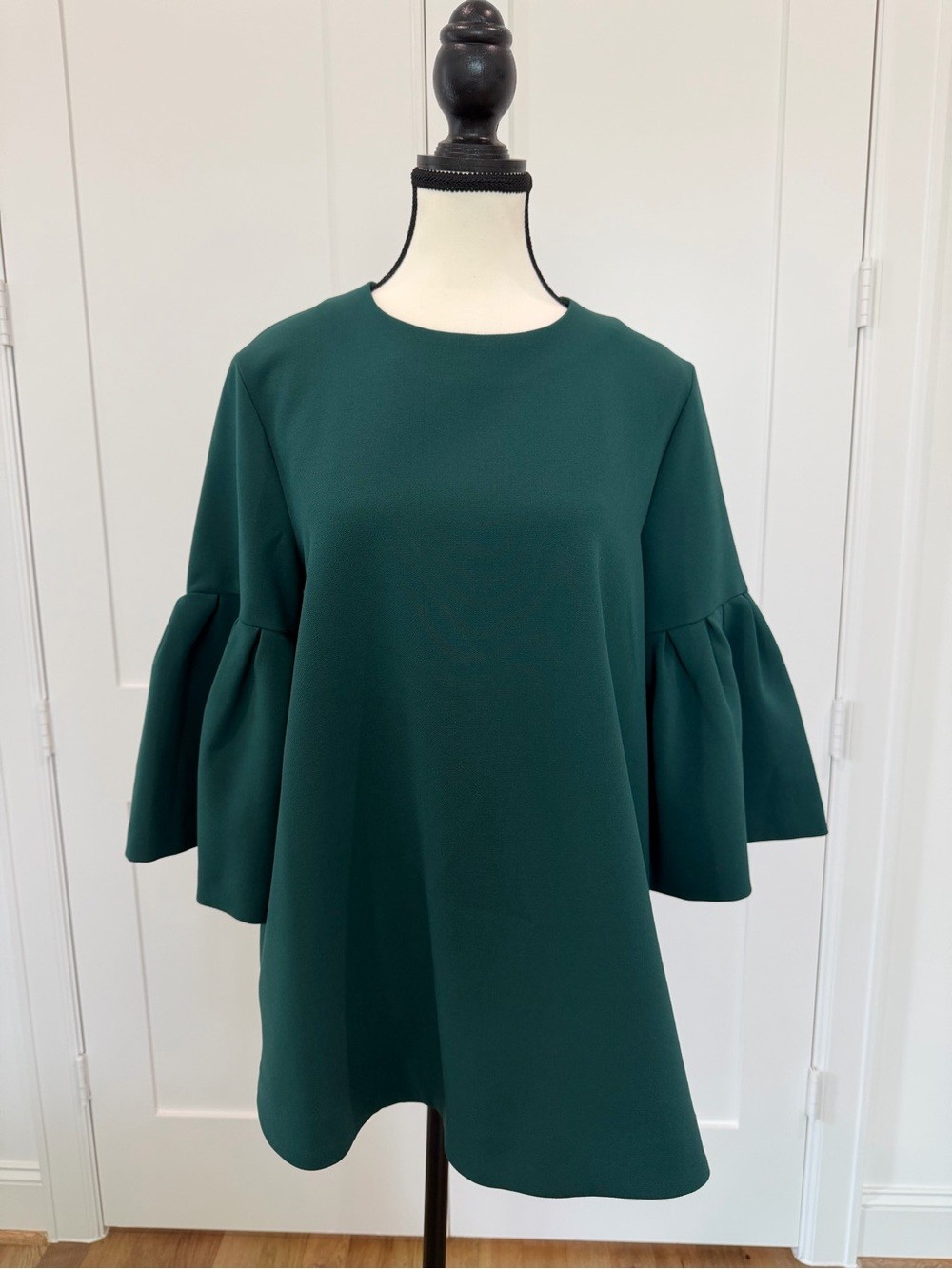 EDIT Green Flutter Sleeve Tunic Top M 💚✨