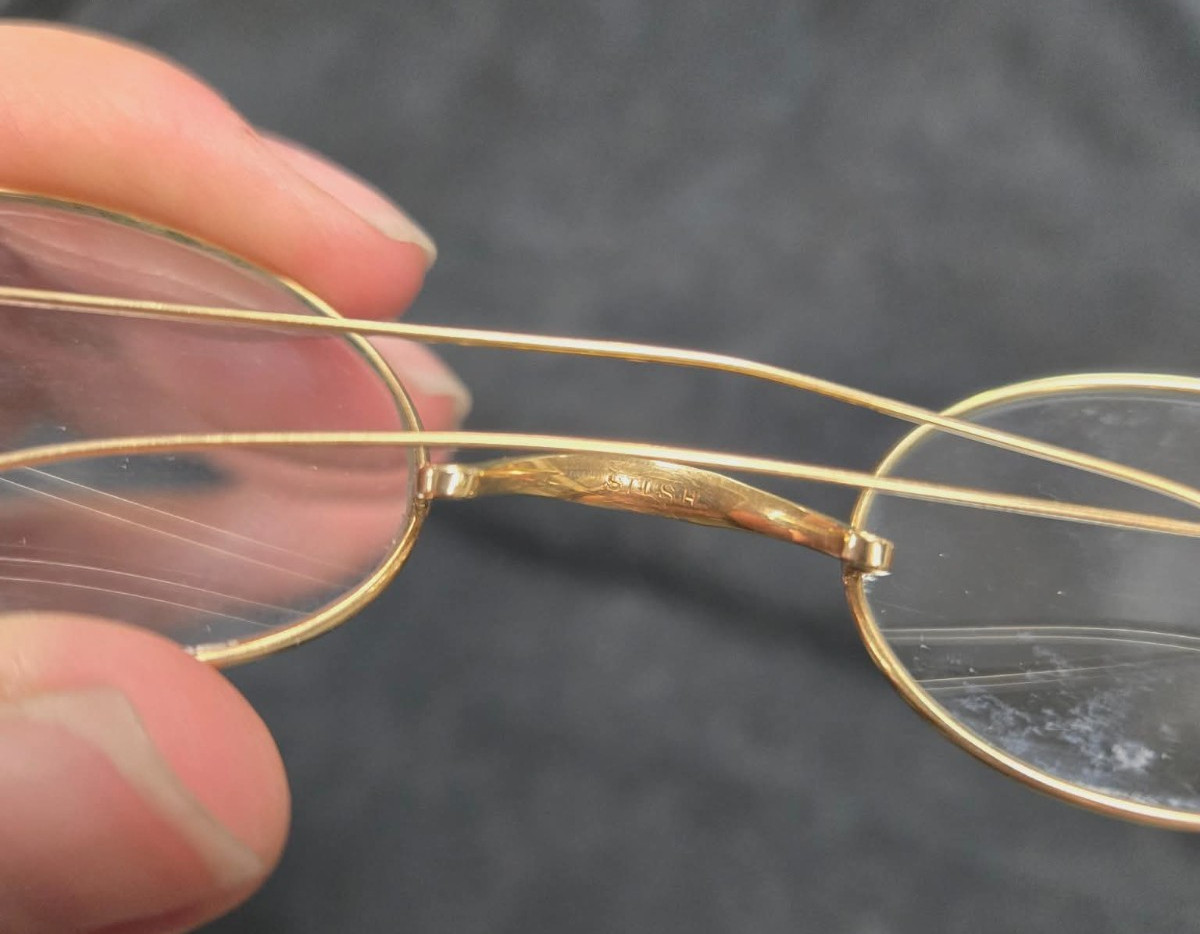 VTG 1950s/1960s Wire Rim Glasses W/Case Gold Colored Marked STLSH