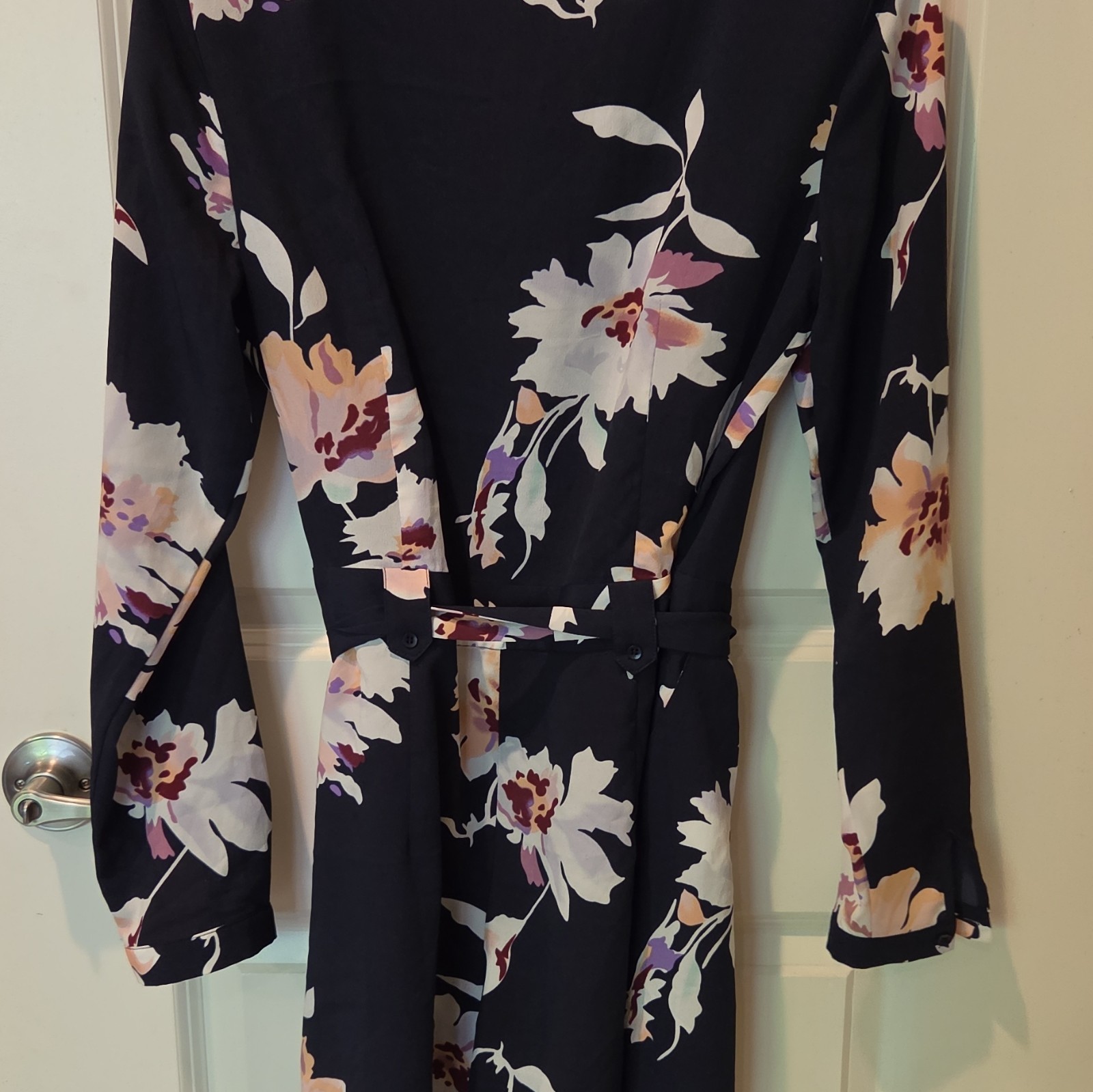 Dalia Women’s 6 Floral Long Sleeve V-Neck Woven Polyester Belted Romper Navy C28