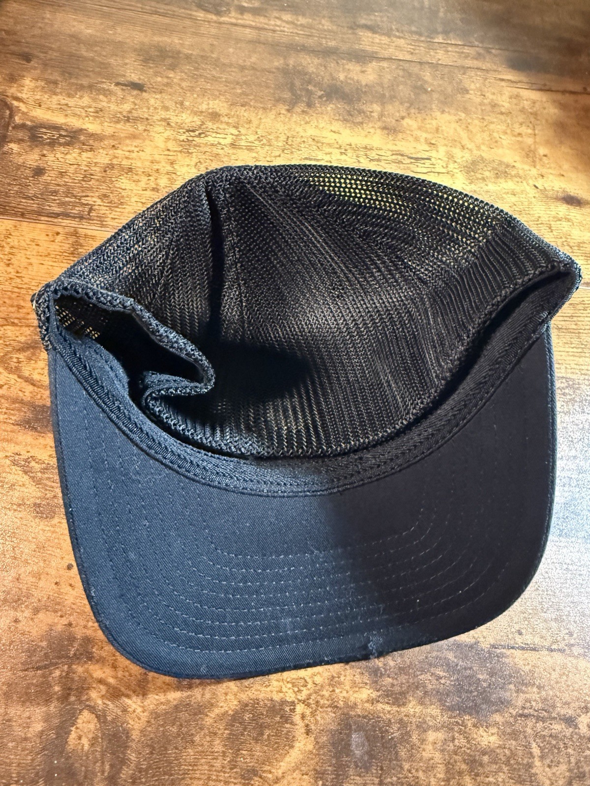 Columbia Black Trucker Hat Unisex Solid Casual Mesh Back Stretch Size S/M