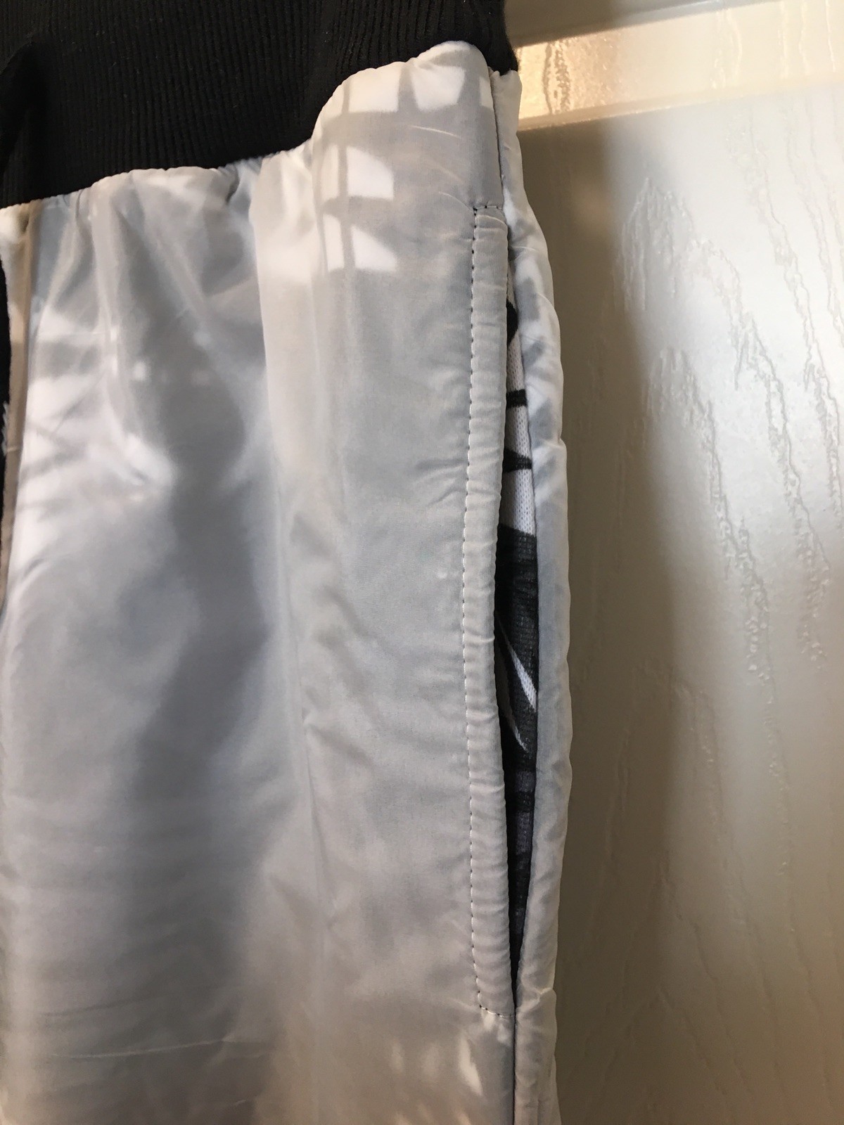 $98 NEW RIVALDI BLACK Water Resistant Windbreaker Active Pants Sz M NWT