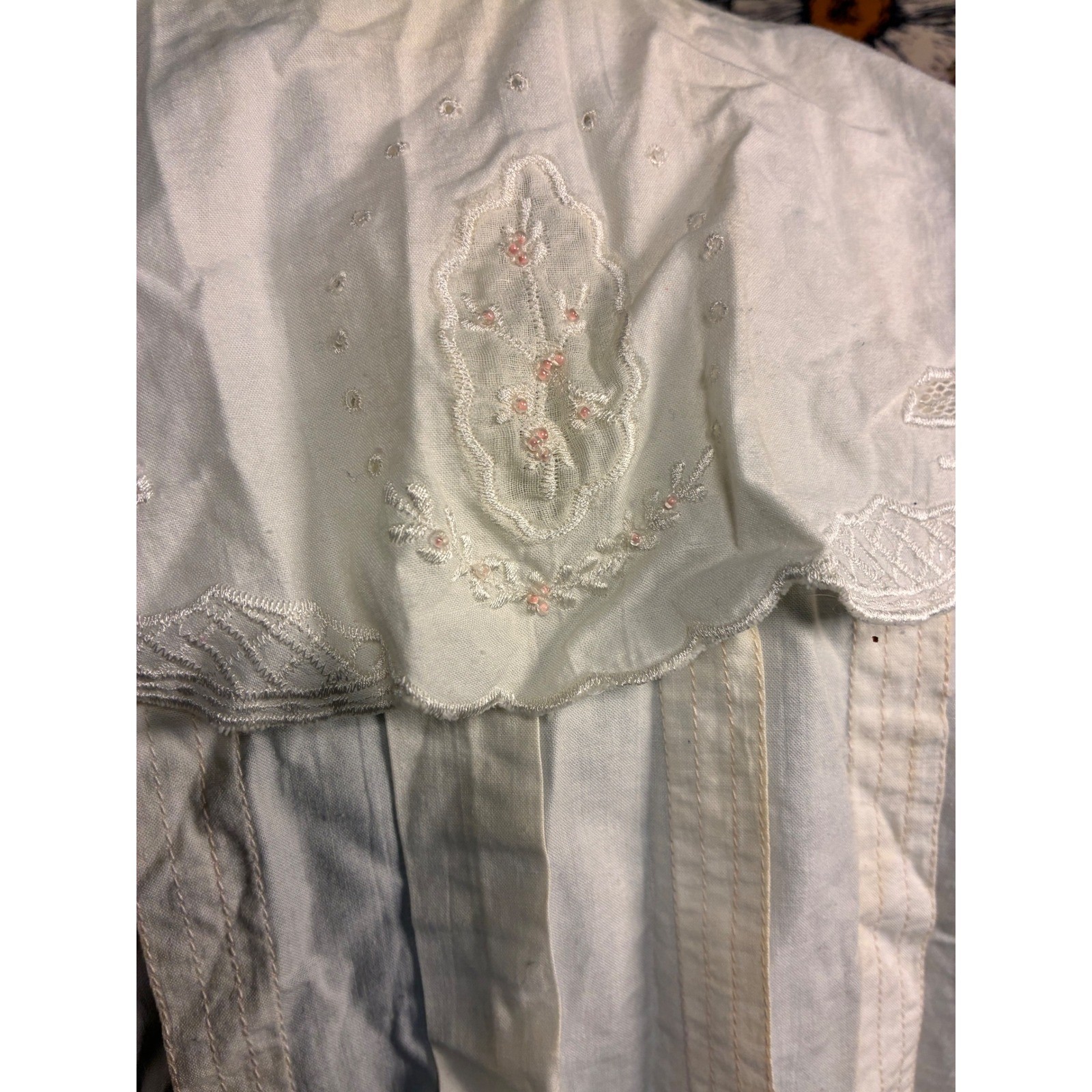 At Last Button Down Blouse Womens Medium White Embroidered Lace Collar Pintuck