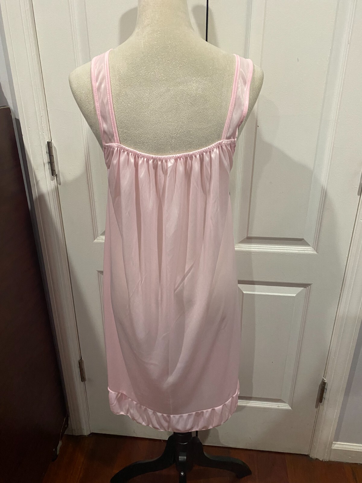 Silky Sleeveless Nightgown w/Robe Embroidery Lace Floral Design Lt Pink Size XL