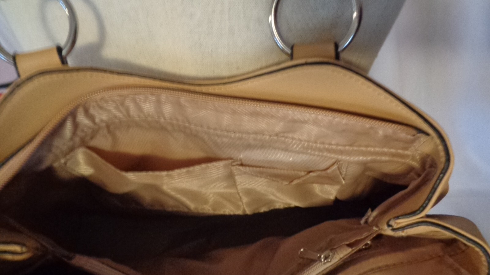TAN MUSTARD YELLOW HANDBAG PURSE UNBRANDED TOTE MULTI POCKET DOUBLE HANDLE ZIPS