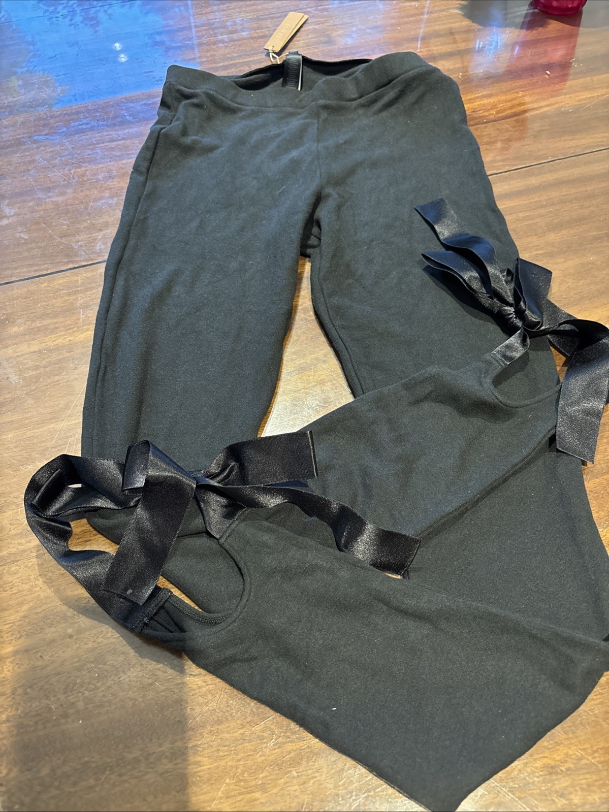 New With Tags SKIMS Cloud Stirrup Pant Onyx Black Ribbon Tie Leggings XS