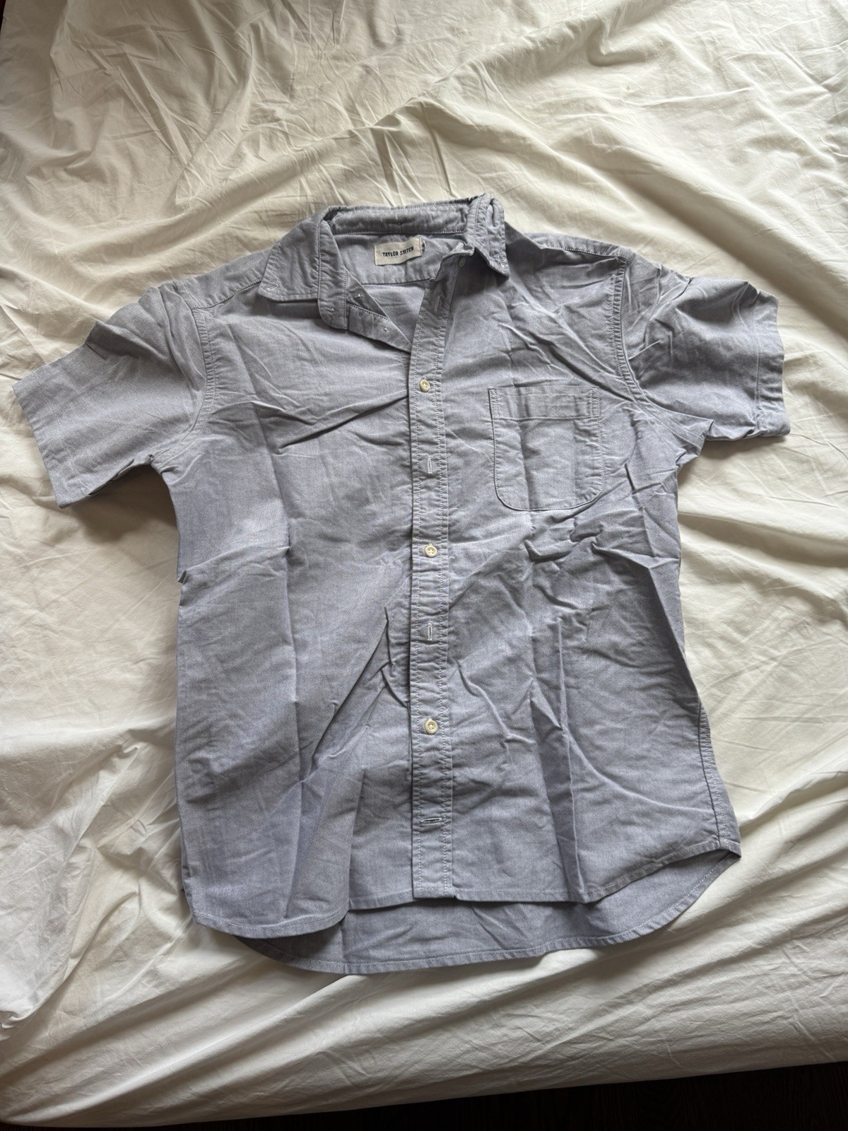 Taylor Stitch Men’s Short Sleeve Blue Chambray Oxford Short Sleeve Button Up M