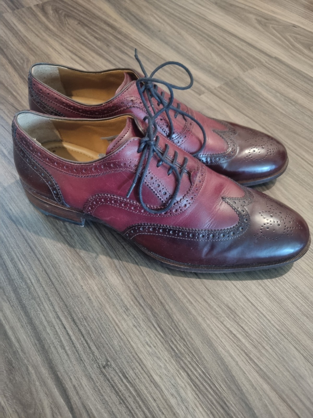 Johnston & Murphy Nolen Wingtip Oxford Mens Size 9.5 Sheepskin Leather Oxblood
