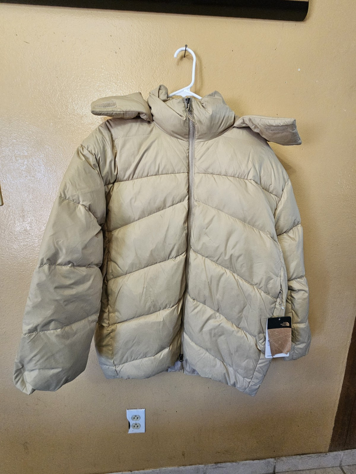 The North Face Hooded Jacket Women M Puffer 550 New With Tags Cream Color CC1
