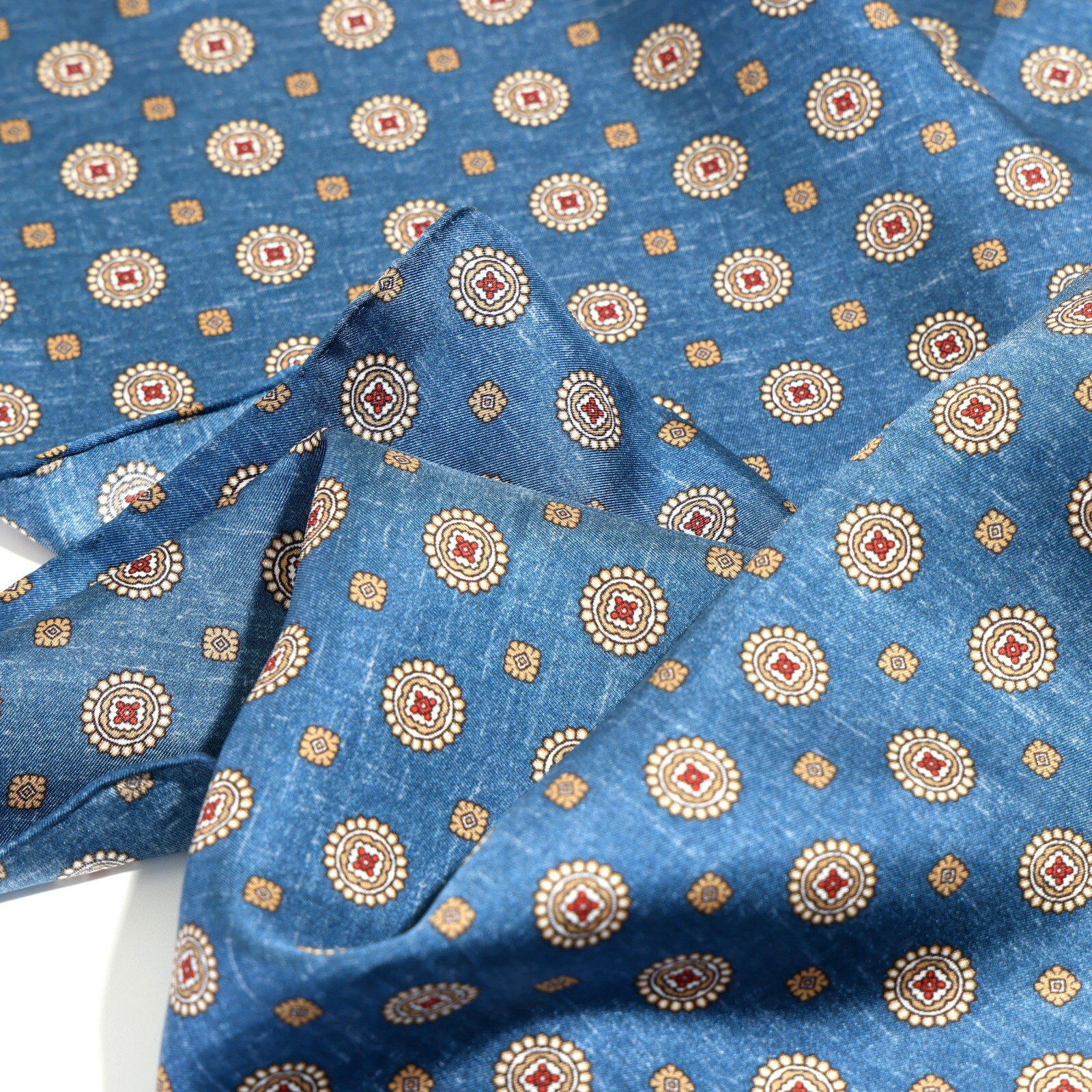Men’s 100%Silk pocket square Cerulean Floral 53cm 21″ Hand rolled Made in China