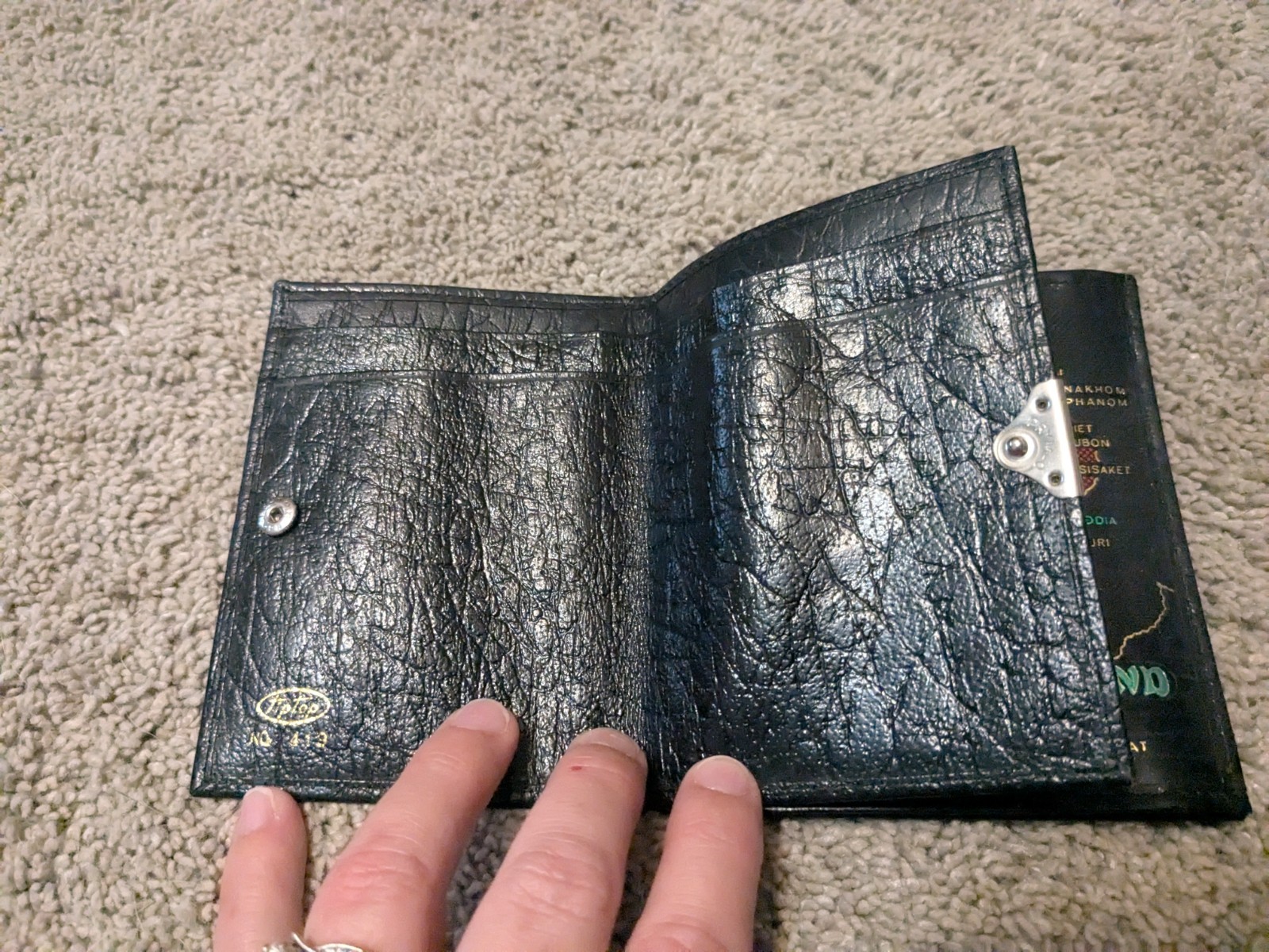 jacob leather wallet with thailand map and zilpered pocket