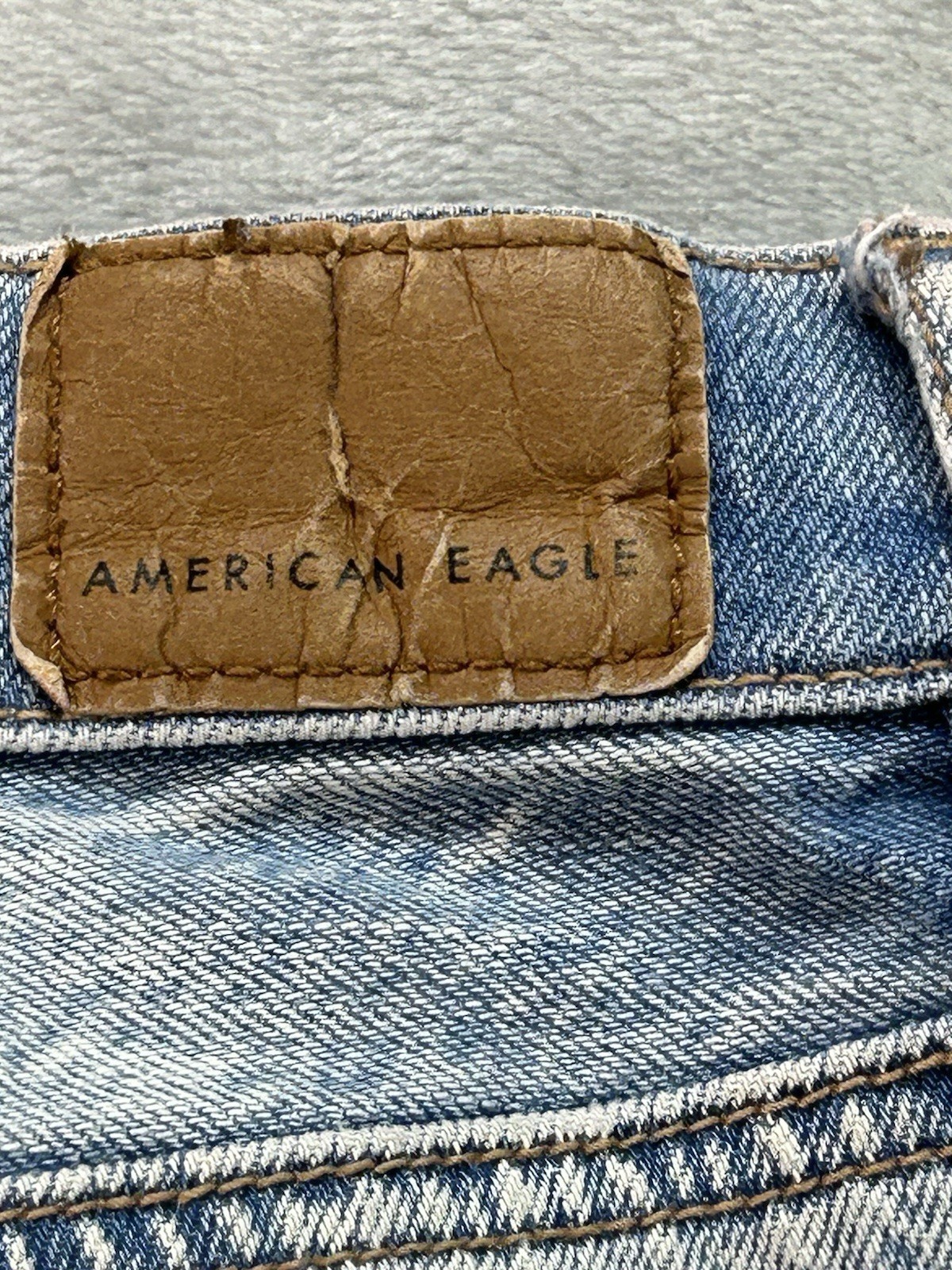 American Eagle Jeans Womens Sz 2 Reg Blue Highest Rise 90’s Boyfriend Distressed