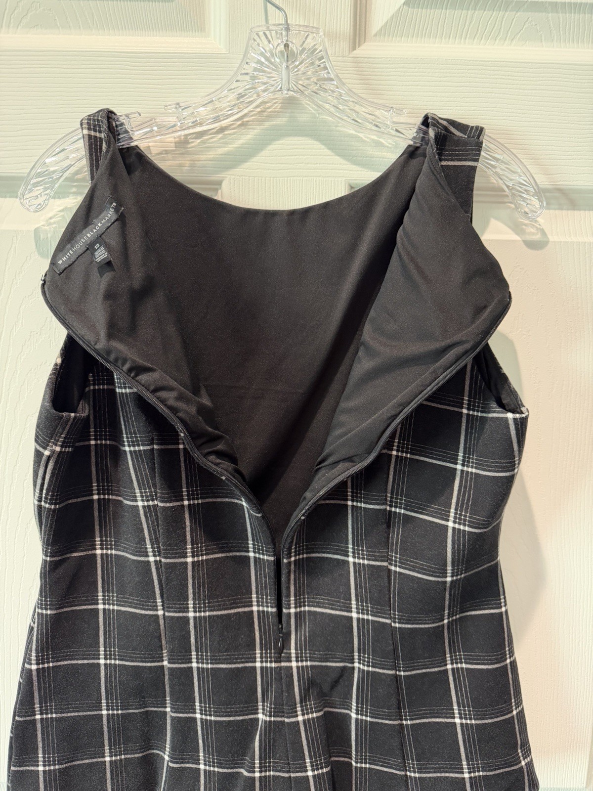 White House Black Market Sleeveless Top With Faux Latch Black & White Sz 12