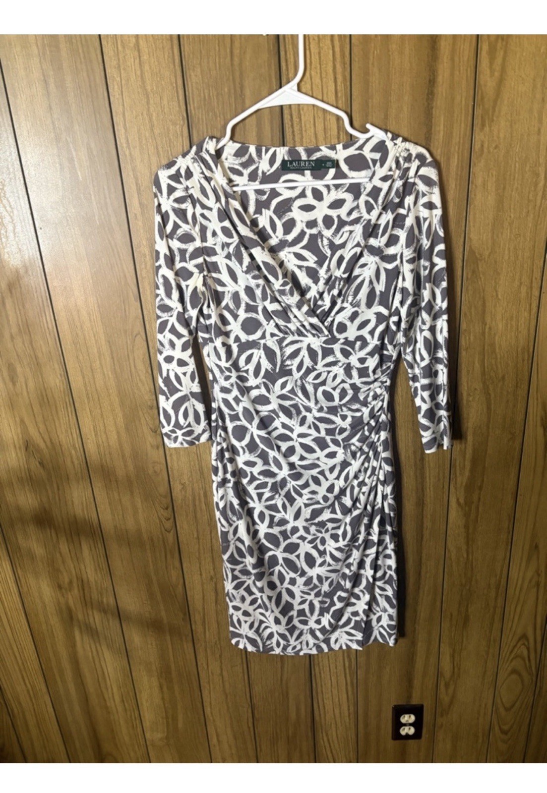 Lauren Ralph Lauren Gray White Abstract Wrap Dress V-Neck 3/4 Sleeve Sz 4