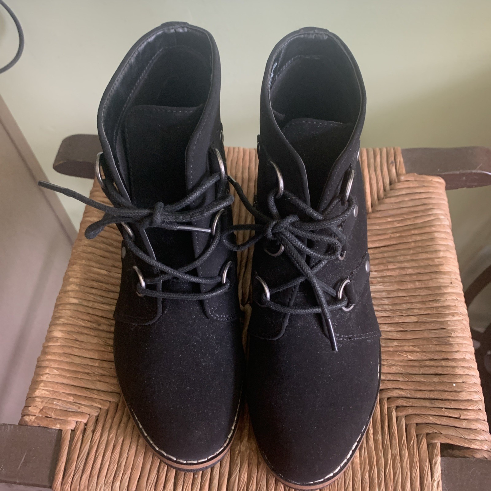 White Mountain Black Ankle Booty Women’s Size 8 Liliana Wedge