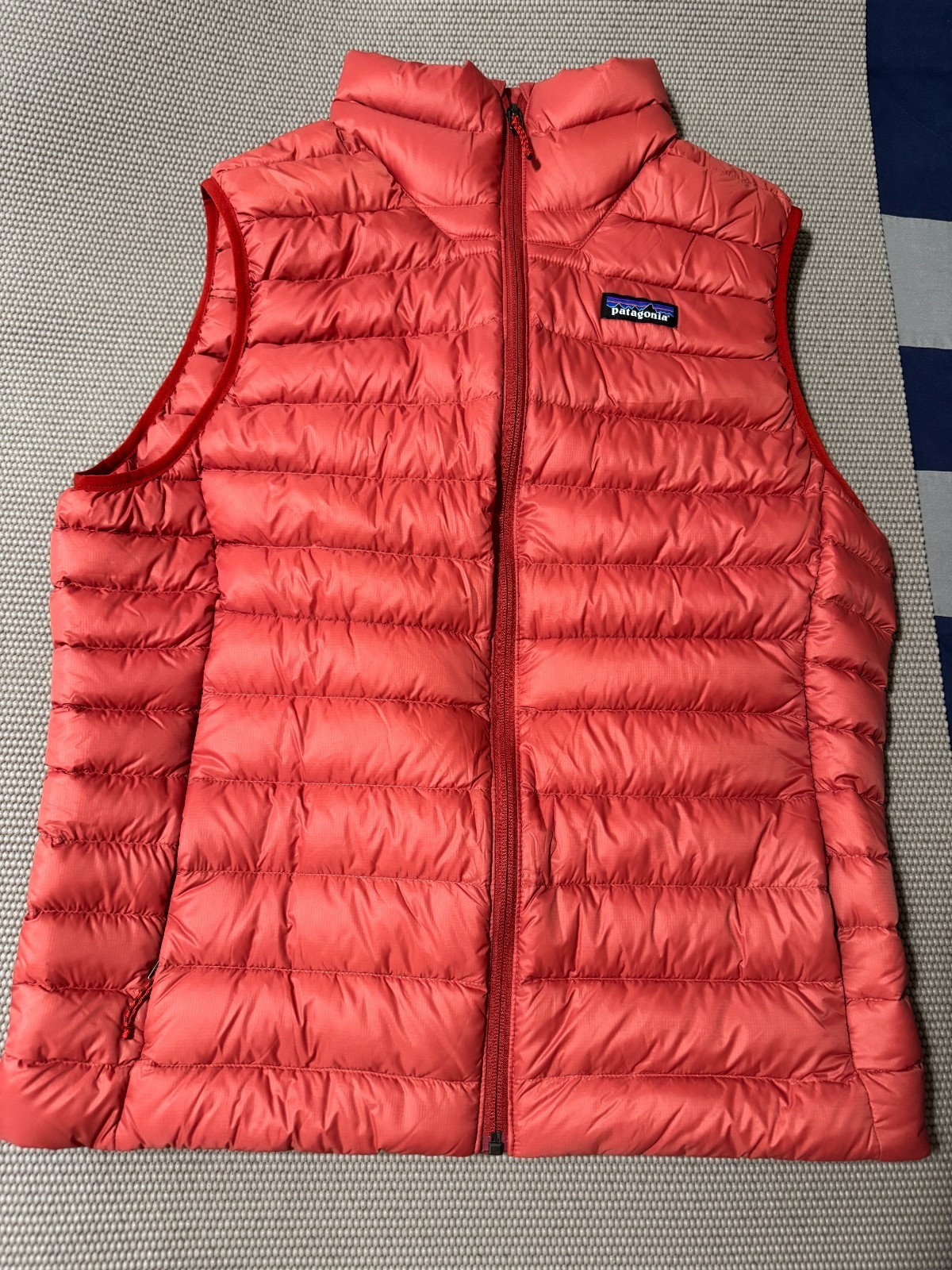 Patagonia Men’s Down Sweater Insulated Vest 84623 AMRE Medium – New – Sample Tag