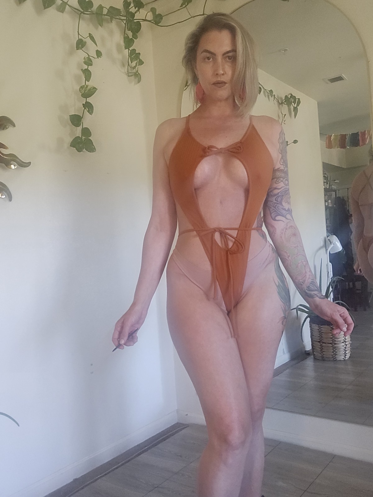 Women’s Orange Ribbed Cutout Halter One Piece Swimsuit Thong Tie Front L/one-sz