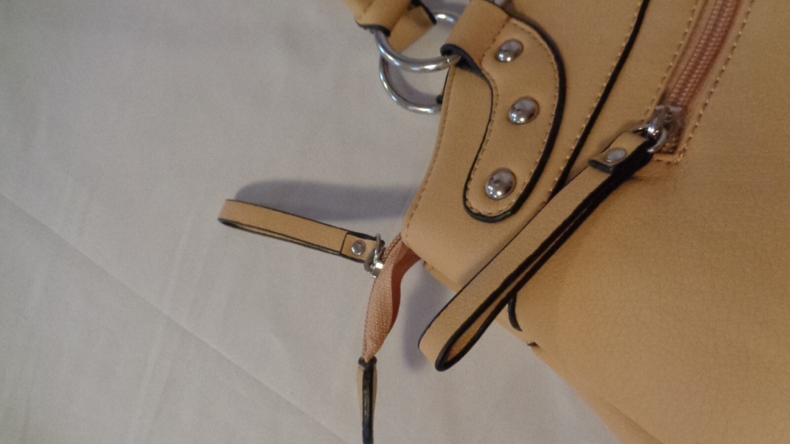 TAN MUSTARD YELLOW HANDBAG PURSE UNBRANDED TOTE MULTI POCKET DOUBLE HANDLE ZIPS