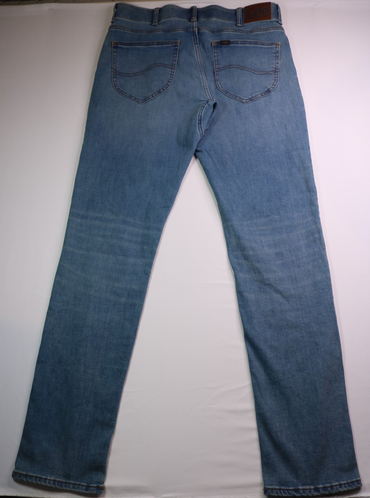 Lee Extreme Motion Straight Taper Men’s Jeans – Size 34Wx35L – Color Blue
