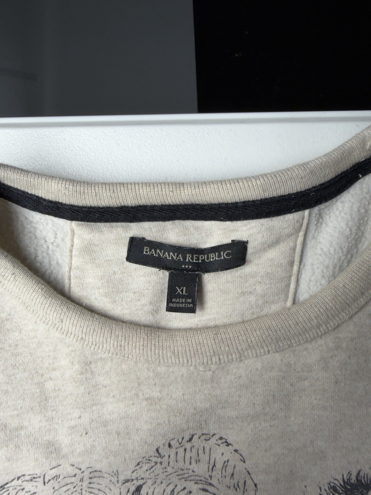 Banana Republic Lion Sweatshirt XL Heathered Graphic Leo Animal Pullover Sweater